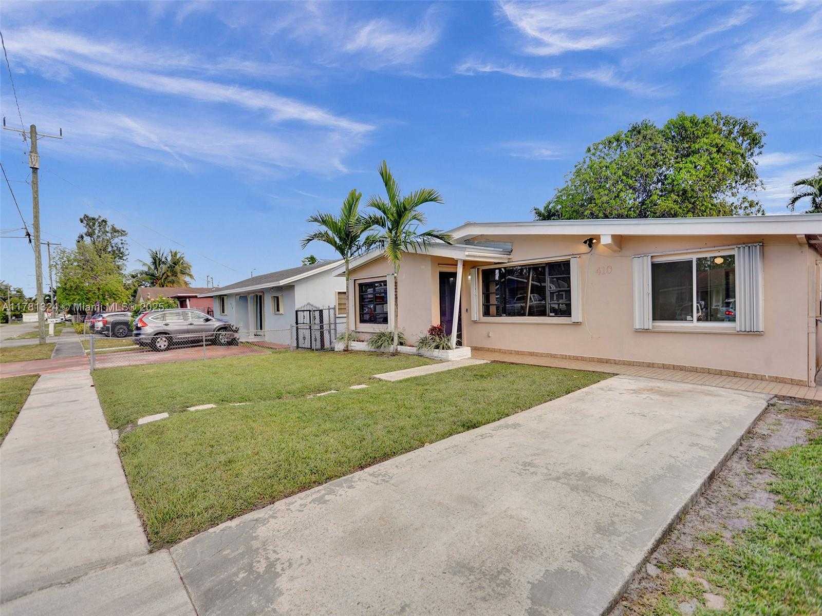 Small Image of 410 NORTH EAST 171ST TER, North Miami Beach Number 2
