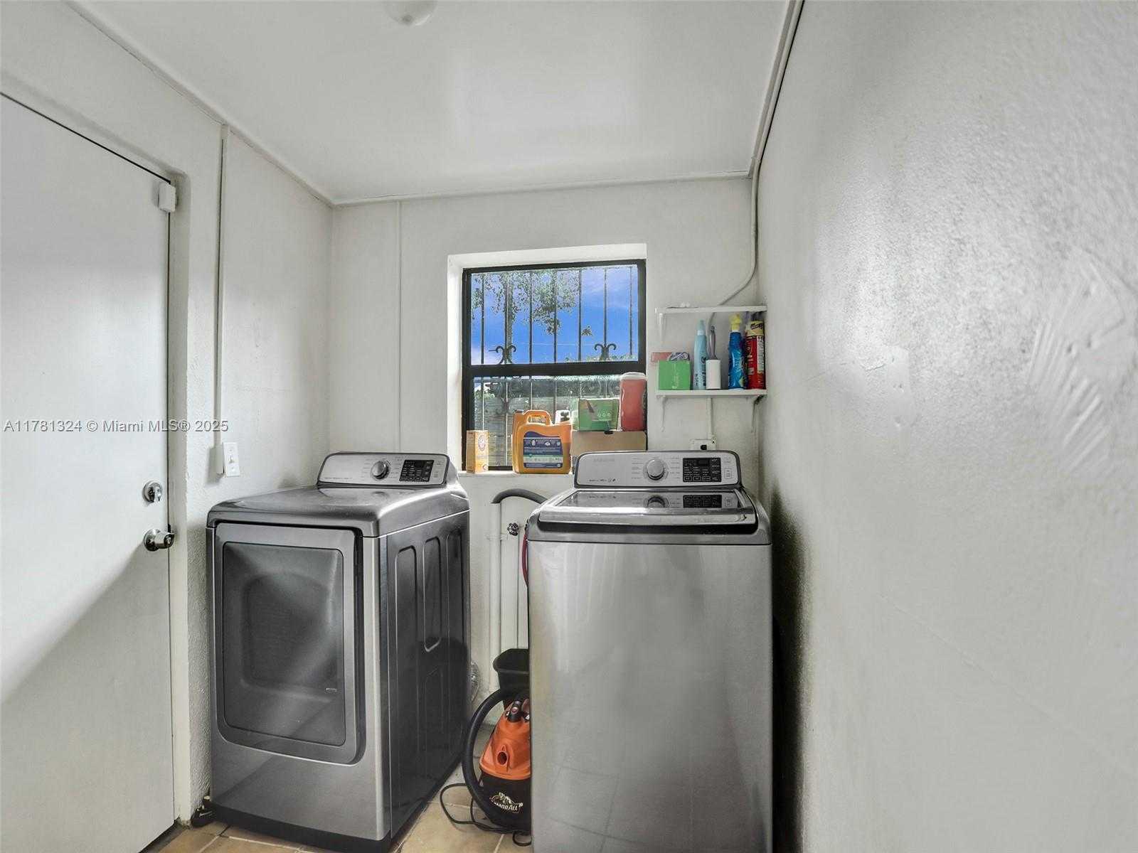 Small Image of 410 NORTH EAST 171ST TER, North Miami Beach Number 22
