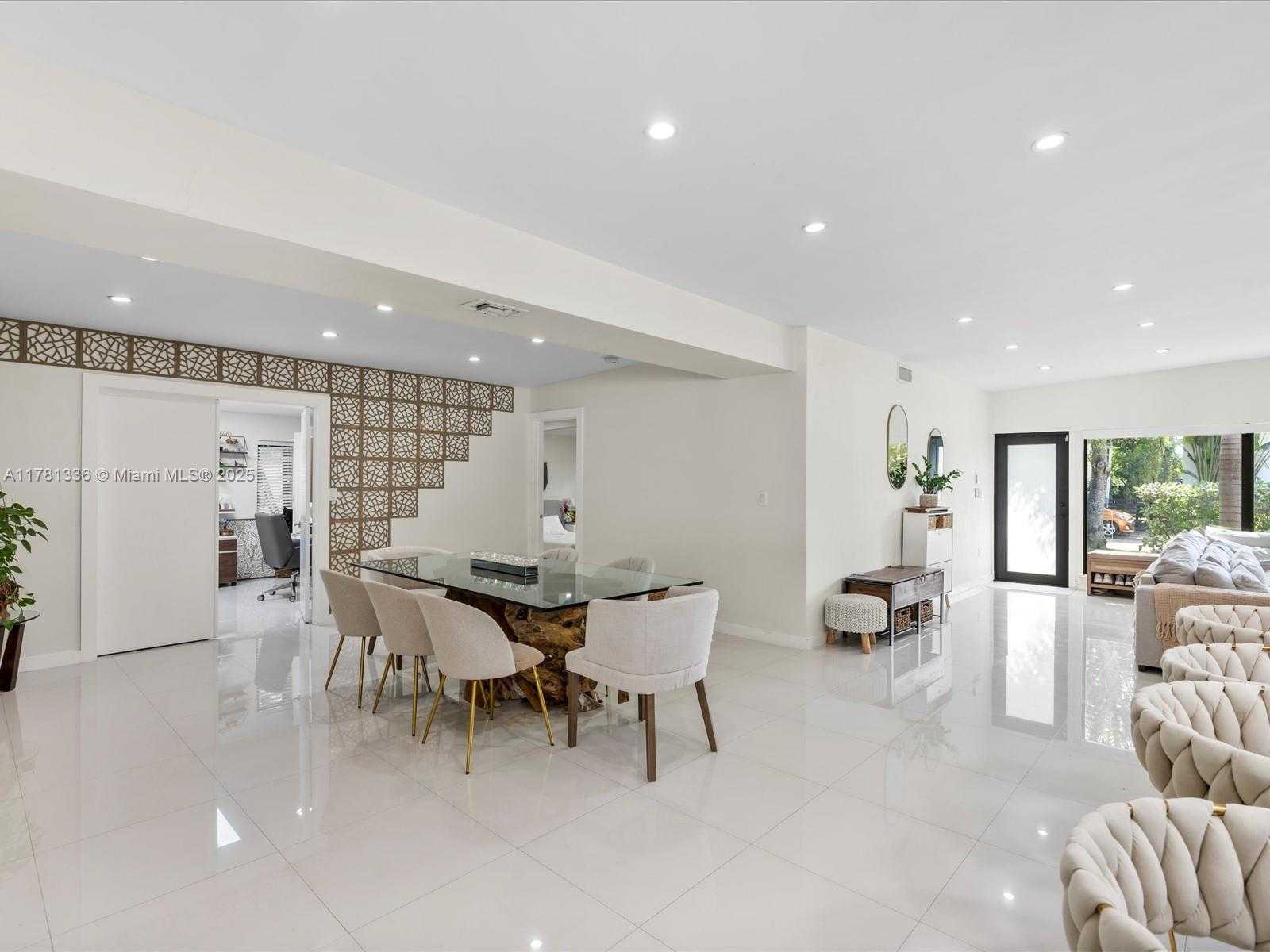 Small Image of 19461 NORTH EAST 22ND RD, North Miami Beach Number 14