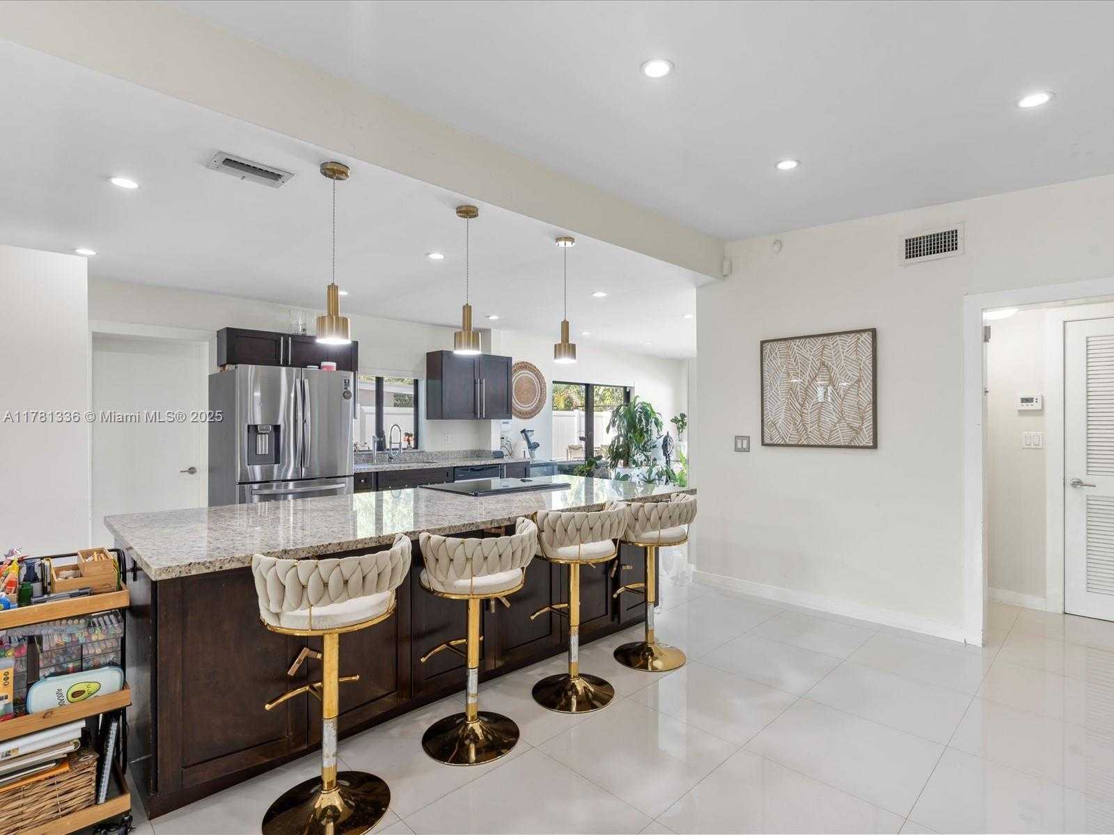 Small Image of 19461 NORTH EAST 22ND RD, North Miami Beach Number 16
