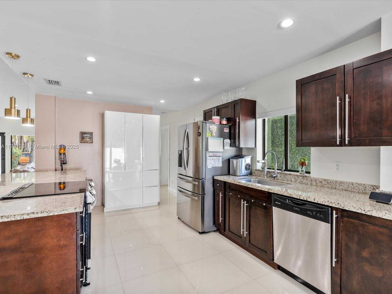 Small Image of 19461 NORTH EAST 22ND RD, North Miami Beach Number 18