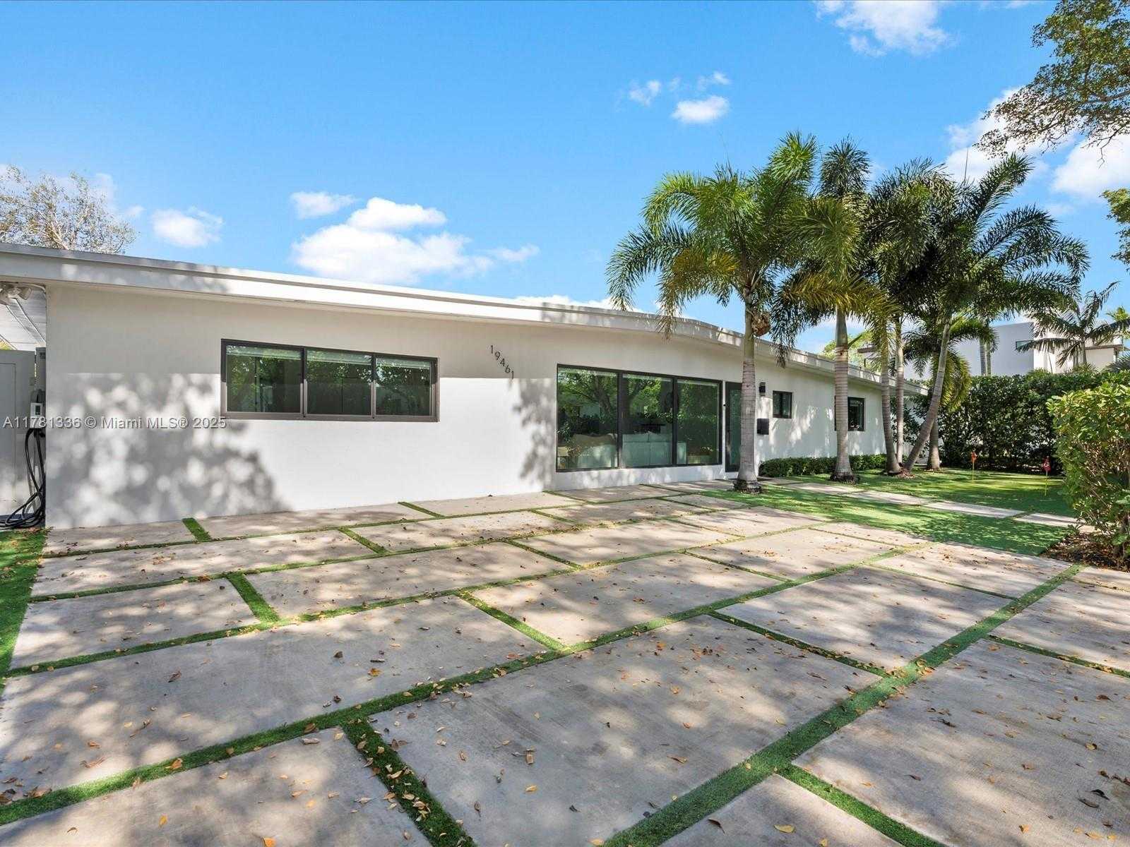 Small Image of 19461 NORTH EAST 22ND RD, North Miami Beach Number 2