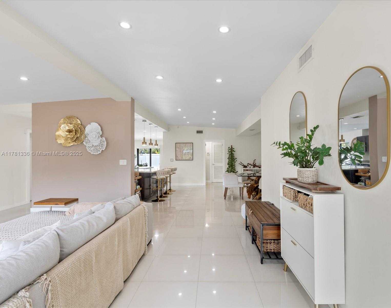 Small Image of 19461 NORTH EAST 22ND RD, North Miami Beach Number 29