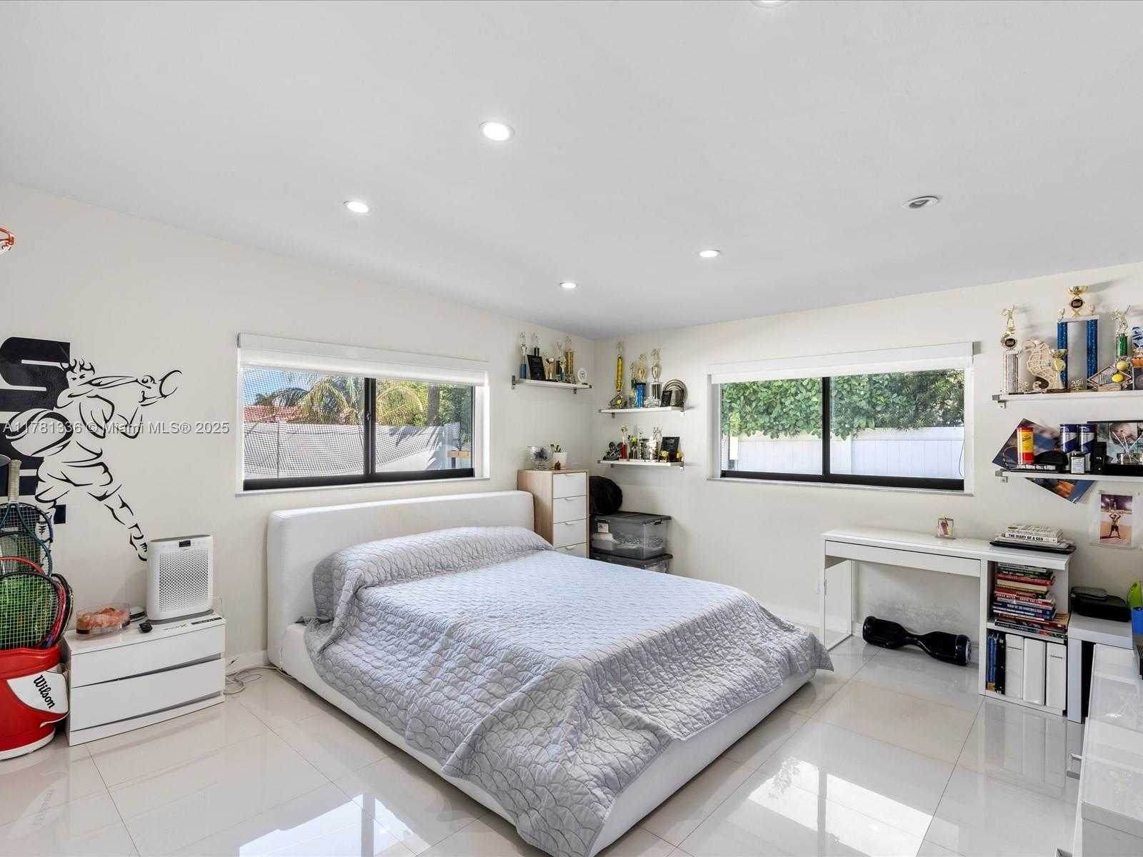 Small Image of 19461 NORTH EAST 22ND RD, North Miami Beach Number 36