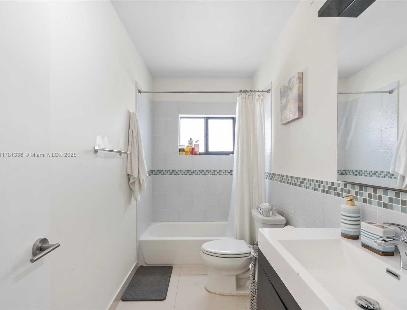 Small Image of 19461 NORTH EAST 22ND RD, North Miami Beach Number 39