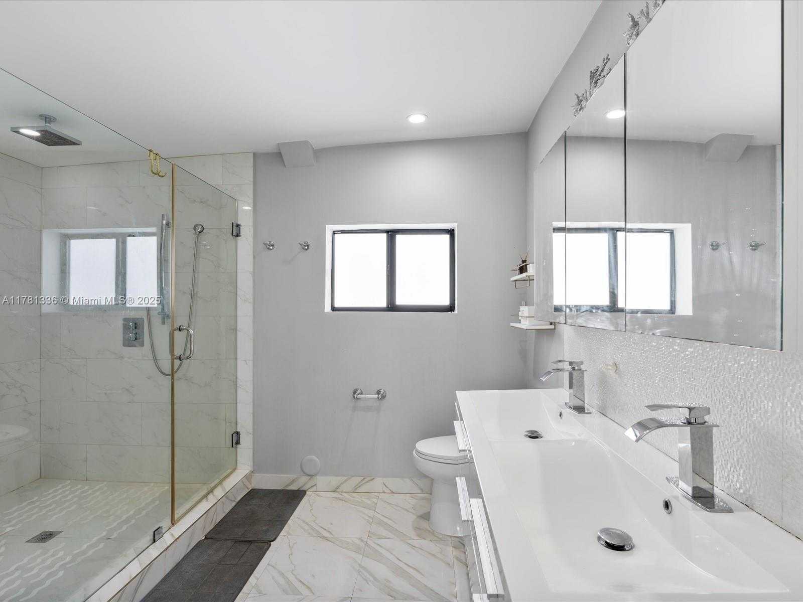 Small Image of 19461 NORTH EAST 22ND RD, North Miami Beach Number 51