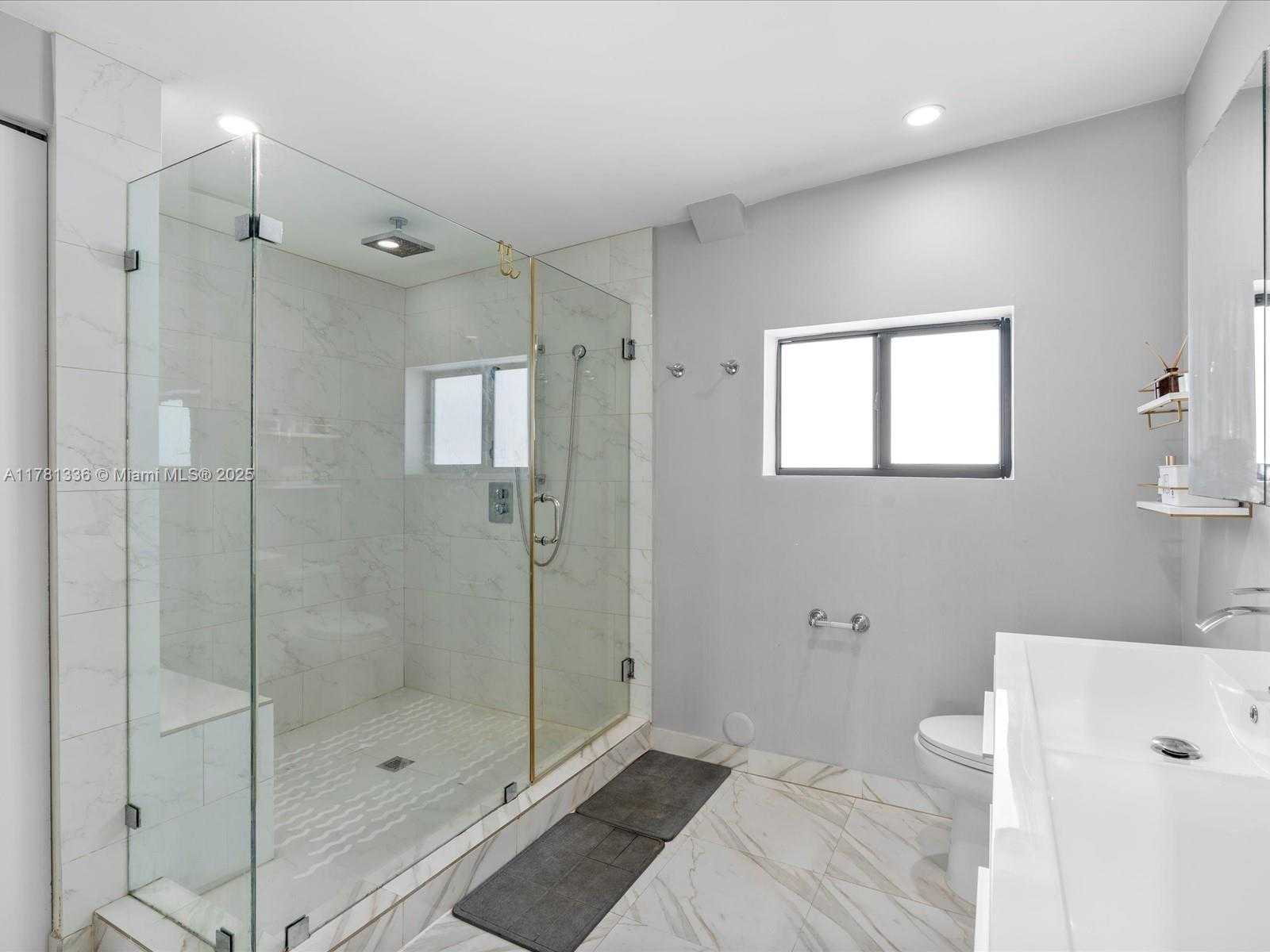 Small Image of 19461 NORTH EAST 22ND RD, North Miami Beach Number 52