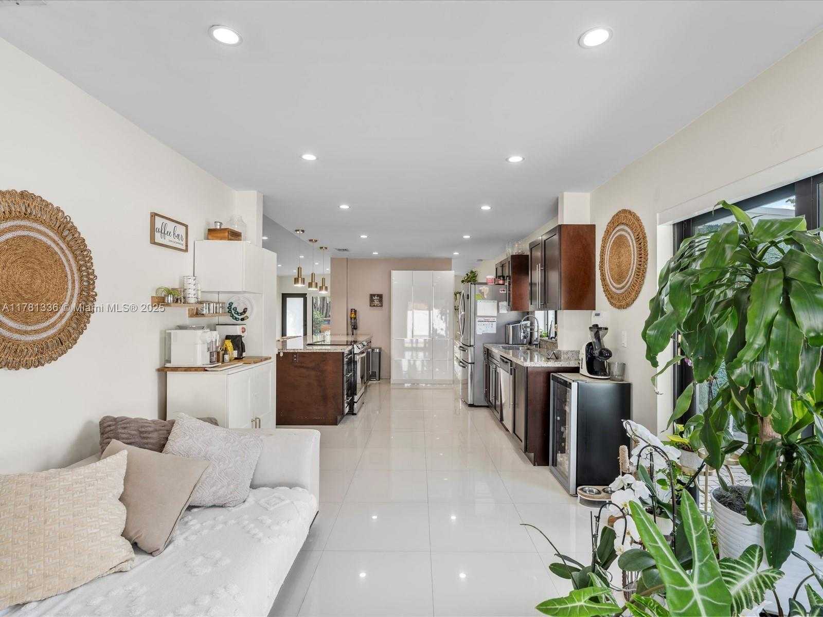 Small Image of 19461 NORTH EAST 22ND RD, North Miami Beach Number 61