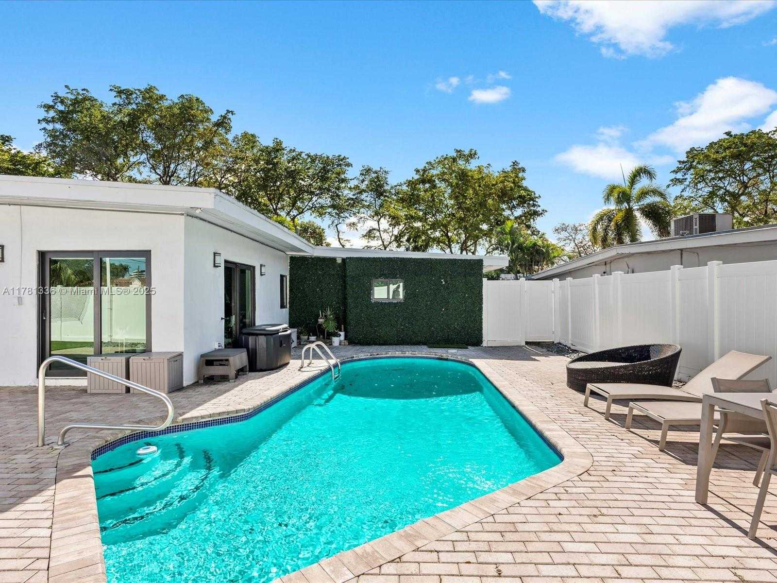 Small Image of 19461 NORTH EAST 22ND RD, North Miami Beach Number 7