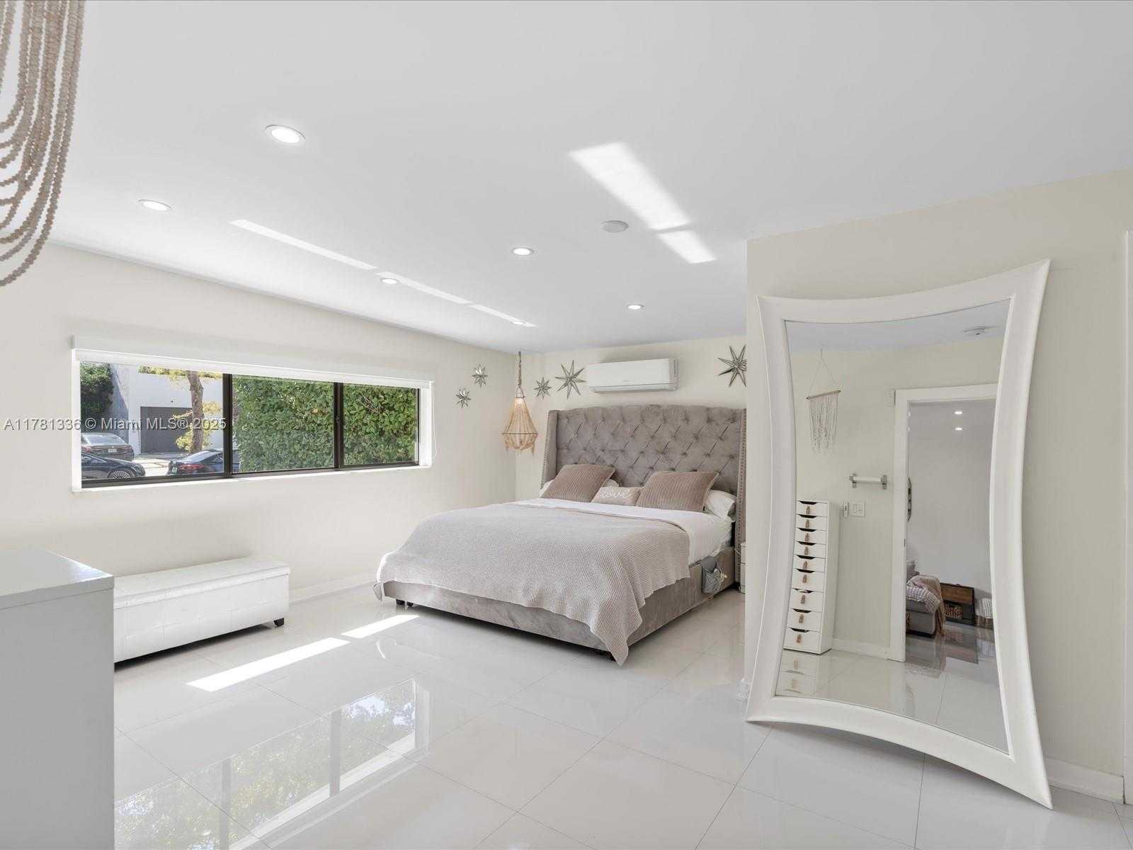Small Image of 19461 NORTH EAST 22ND RD, North Miami Beach Number 70