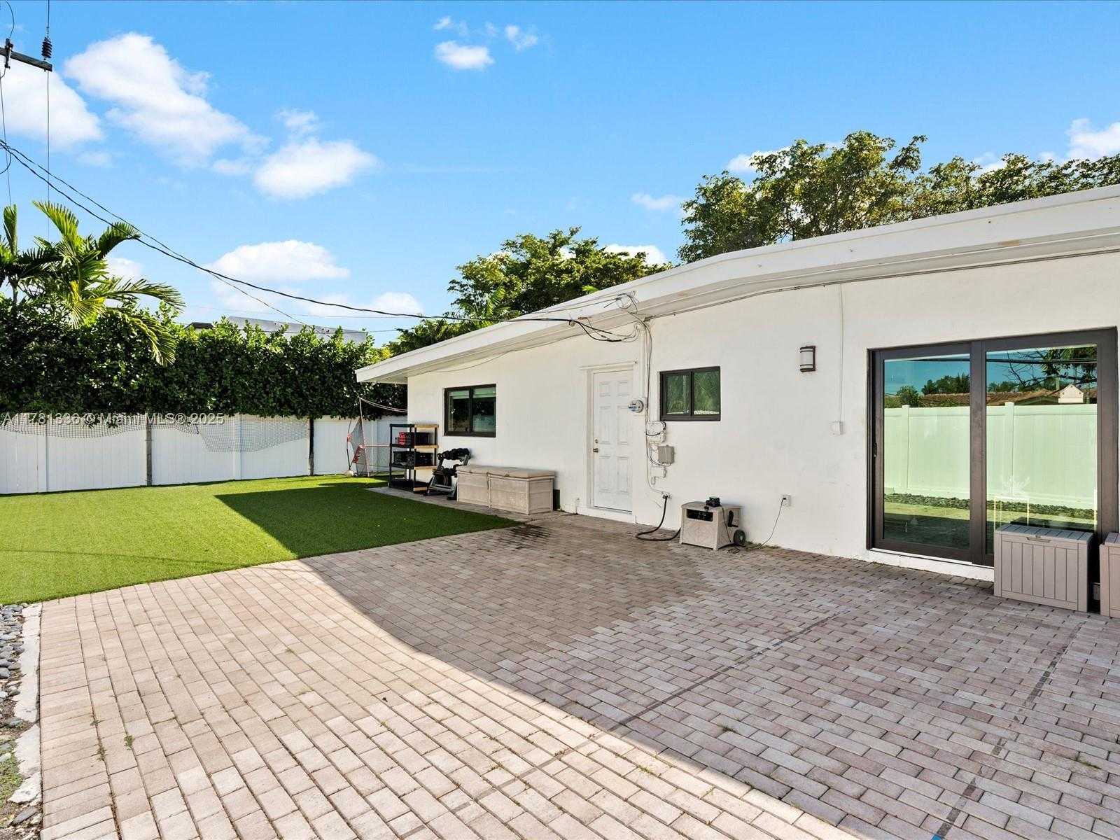 Small Image of 19461 NORTH EAST 22ND RD, North Miami Beach Number 8