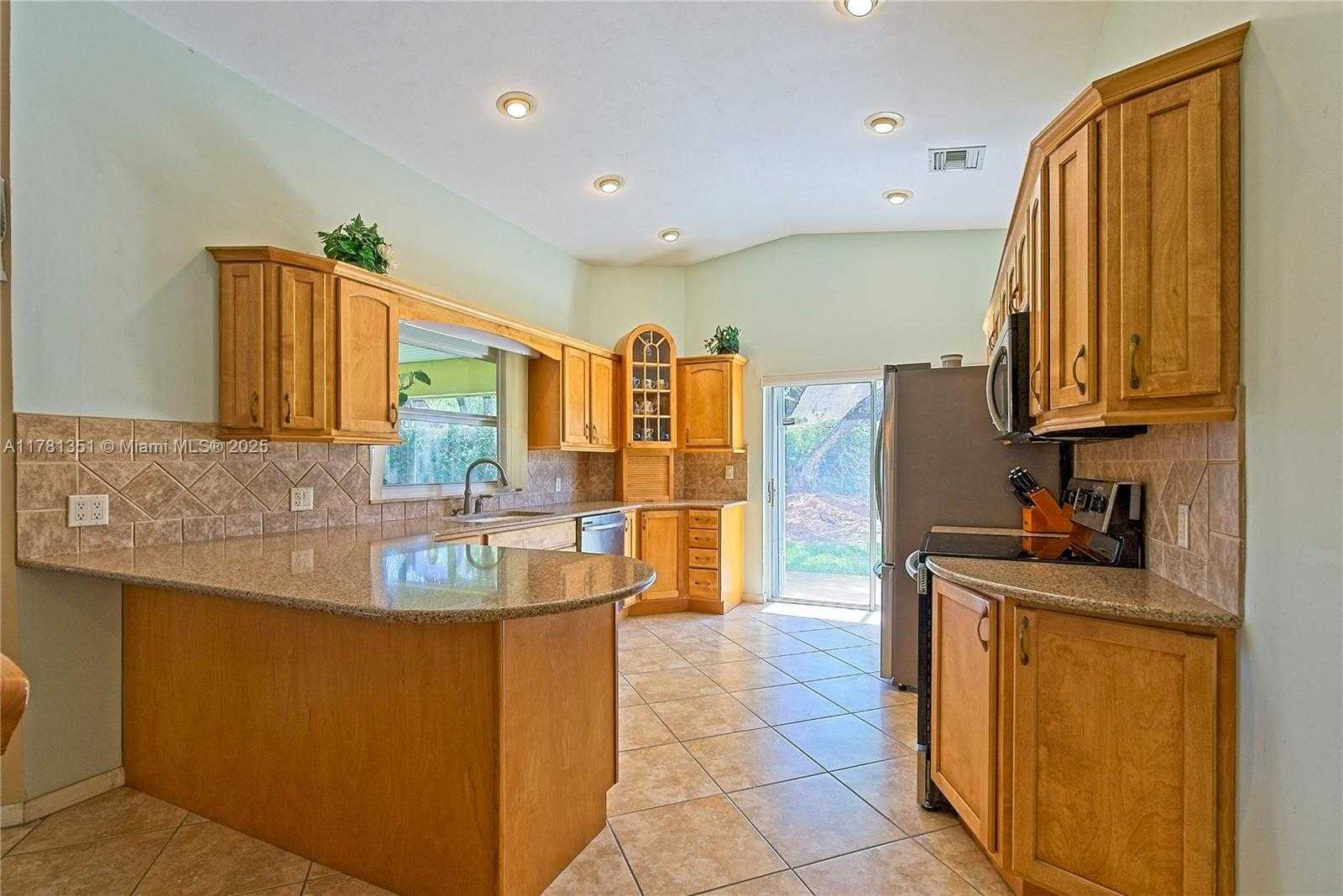 Small Image of 2592 SOUTH EAST 7TH CT, Homestead Number 5