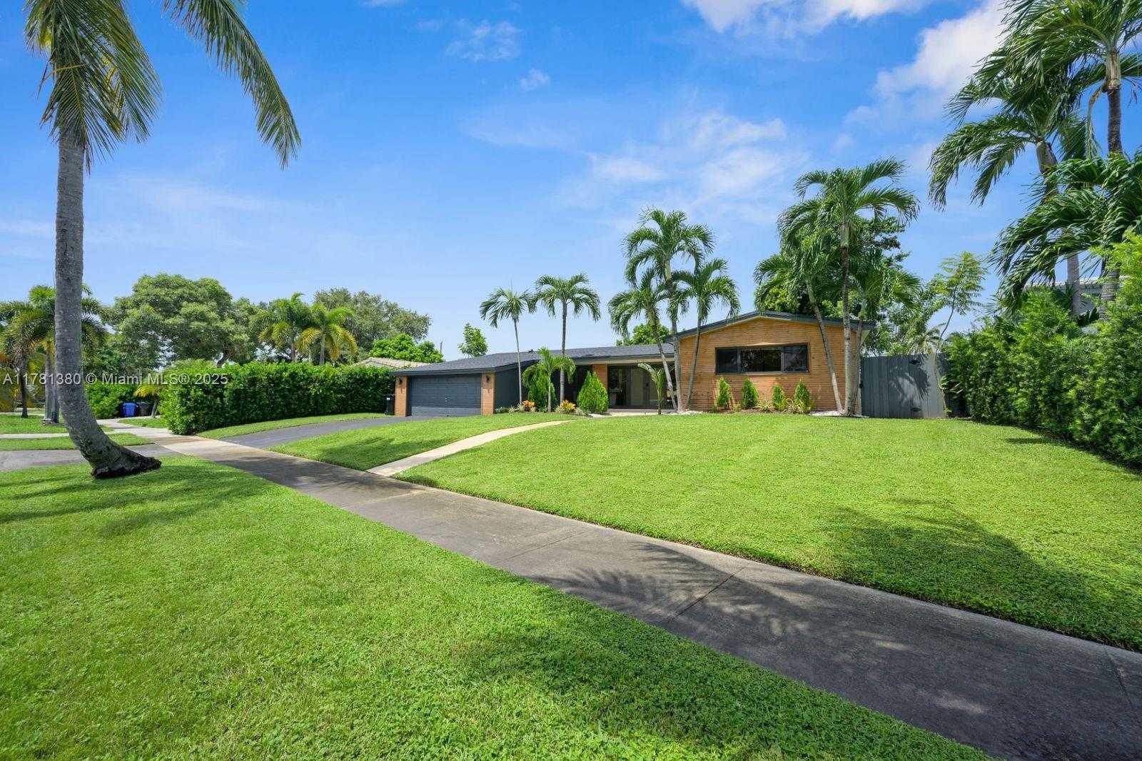 Small Image of 1951 NORTH EAST 187TH DR, North Miami Beach Number 25