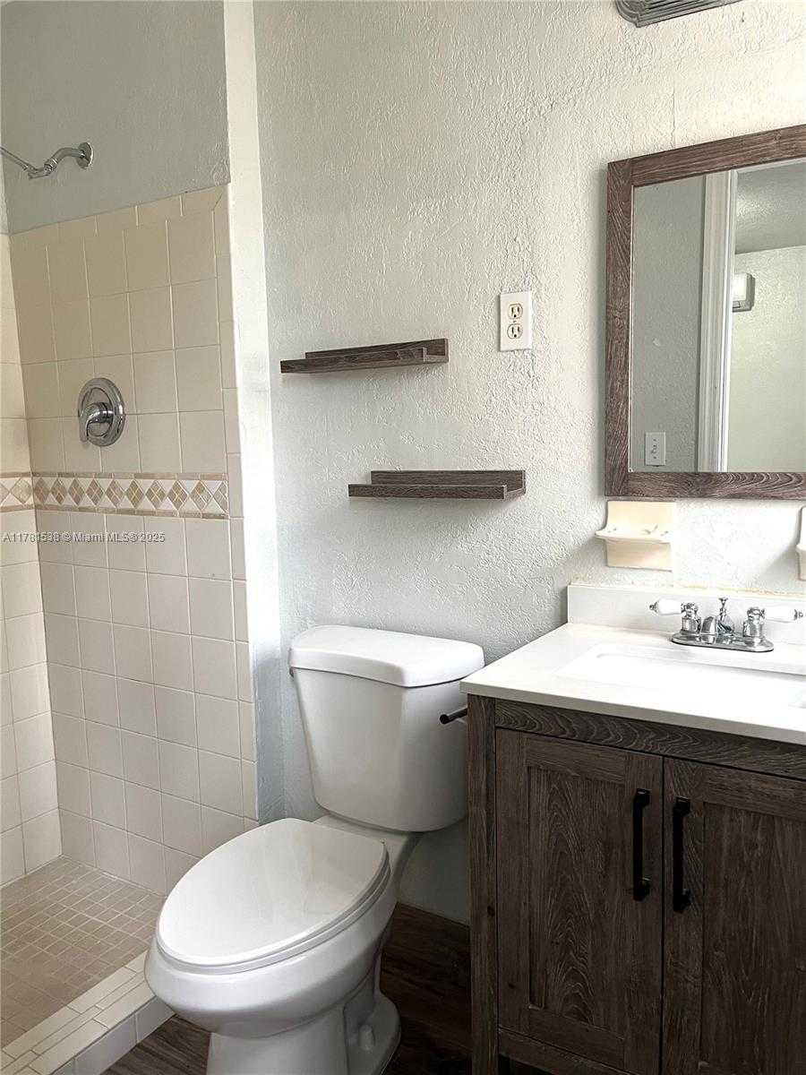 Small Image of 18920 NORTH WEST 31ST AVE, Miami Gardens Number 11