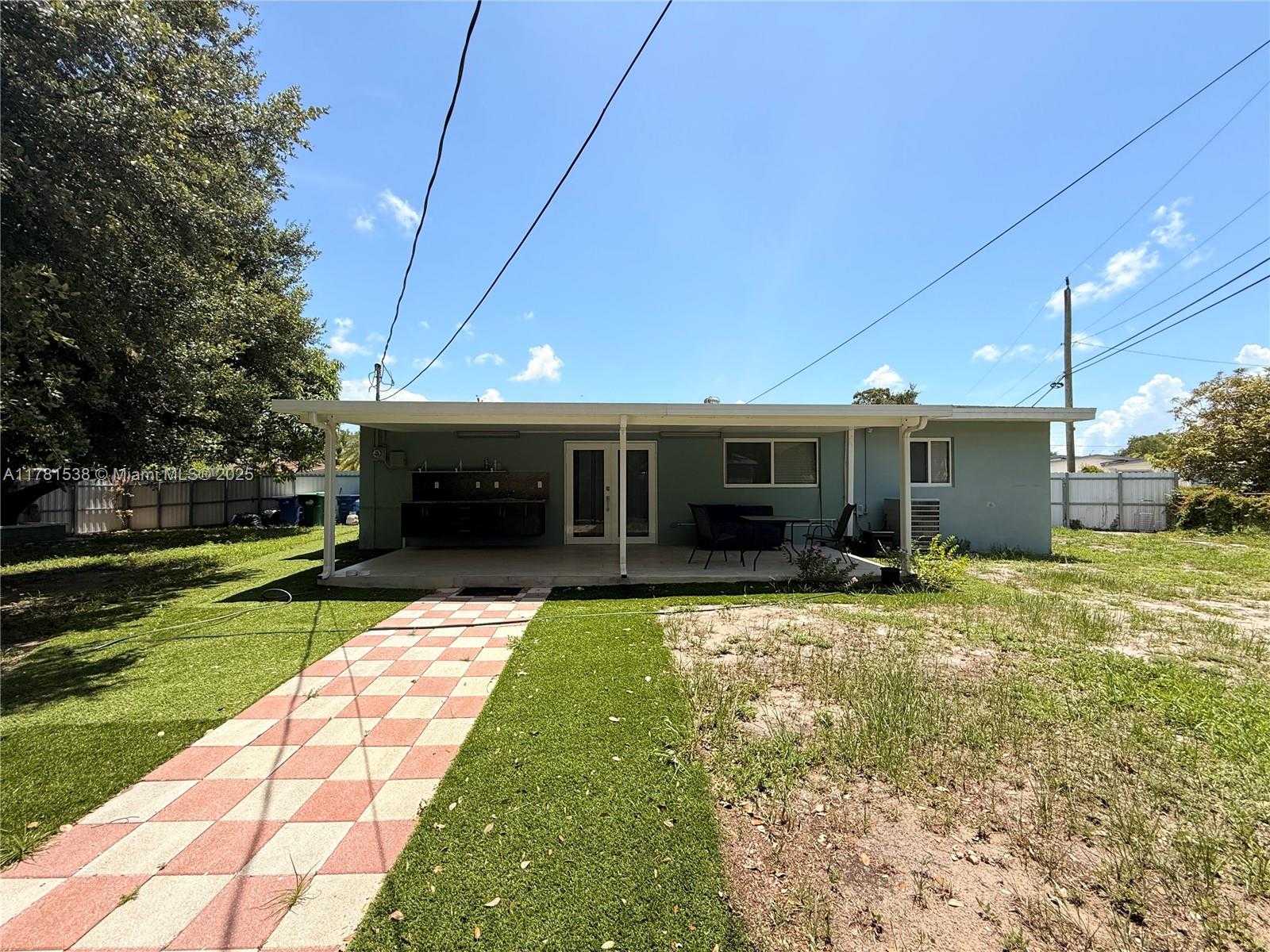 Small Image of 18920 NORTH WEST 31ST AVE, Miami Gardens Number 17