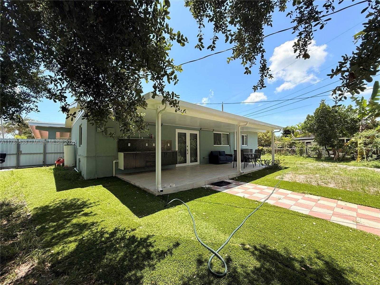 Small Image of 18920 NORTH WEST 31ST AVE, Miami Gardens Number 18