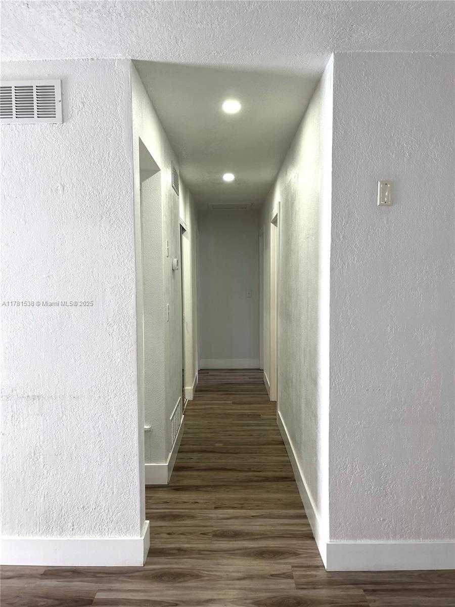Small Image of 18920 NORTH WEST 31ST AVE, Miami Gardens Number 7