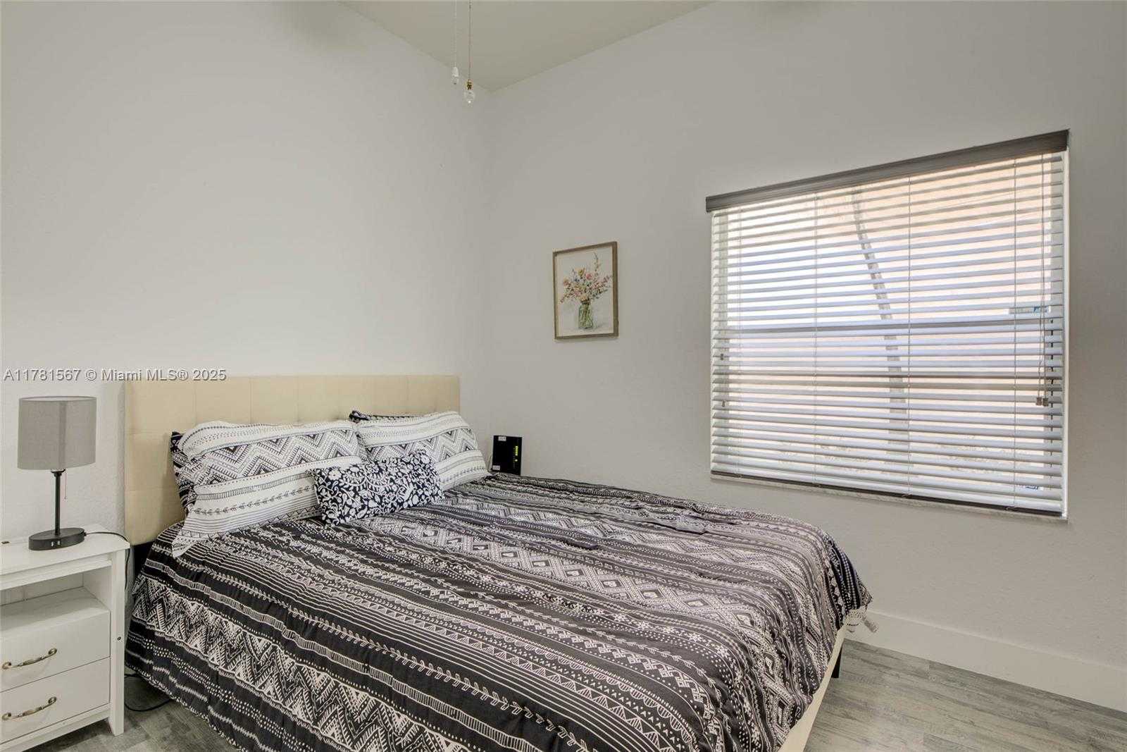 Small Image of 1490 SOUTH WEST 159TH AVE, Pembroke Pines Number 15