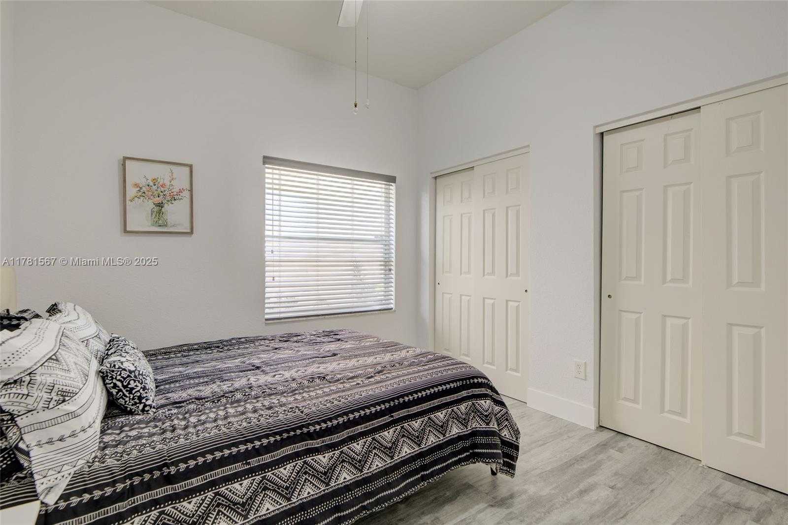 Small Image of 1490 SOUTH WEST 159TH AVE, Pembroke Pines Number 16