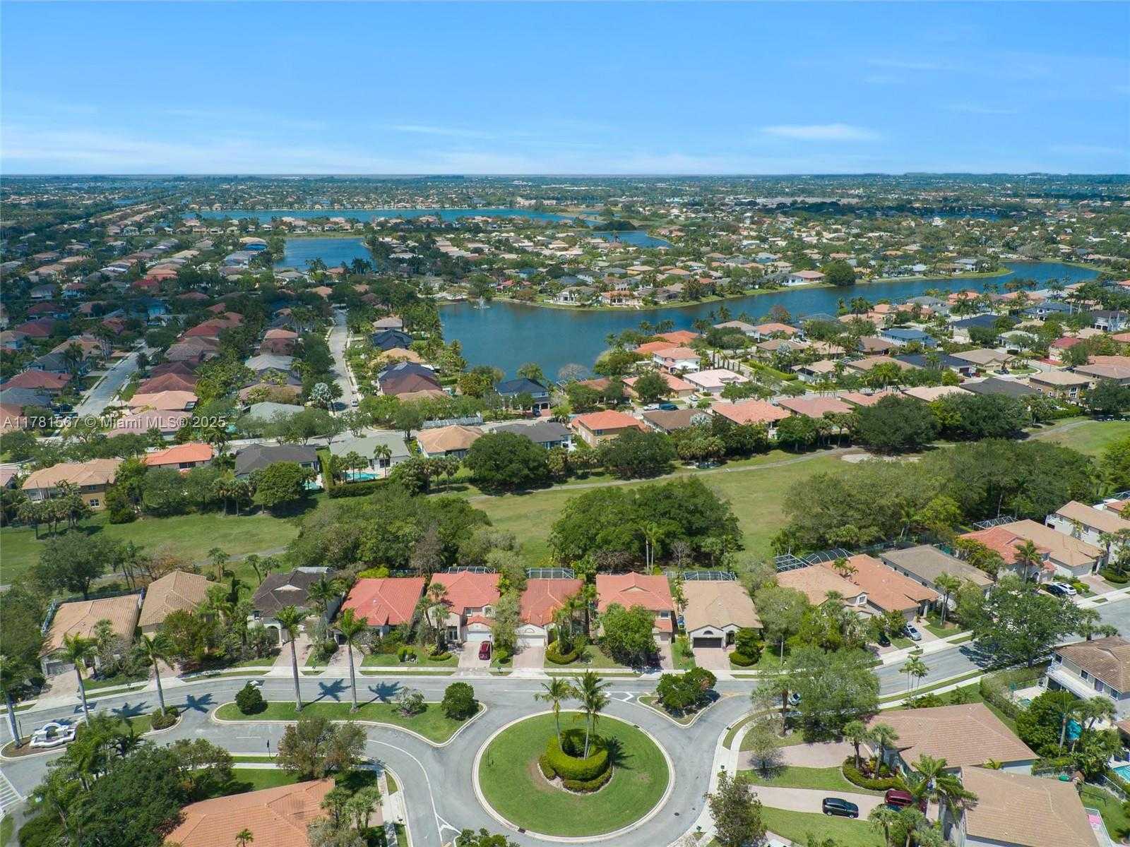 Small Image of 1490 SOUTH WEST 159TH AVE, Pembroke Pines Number 35