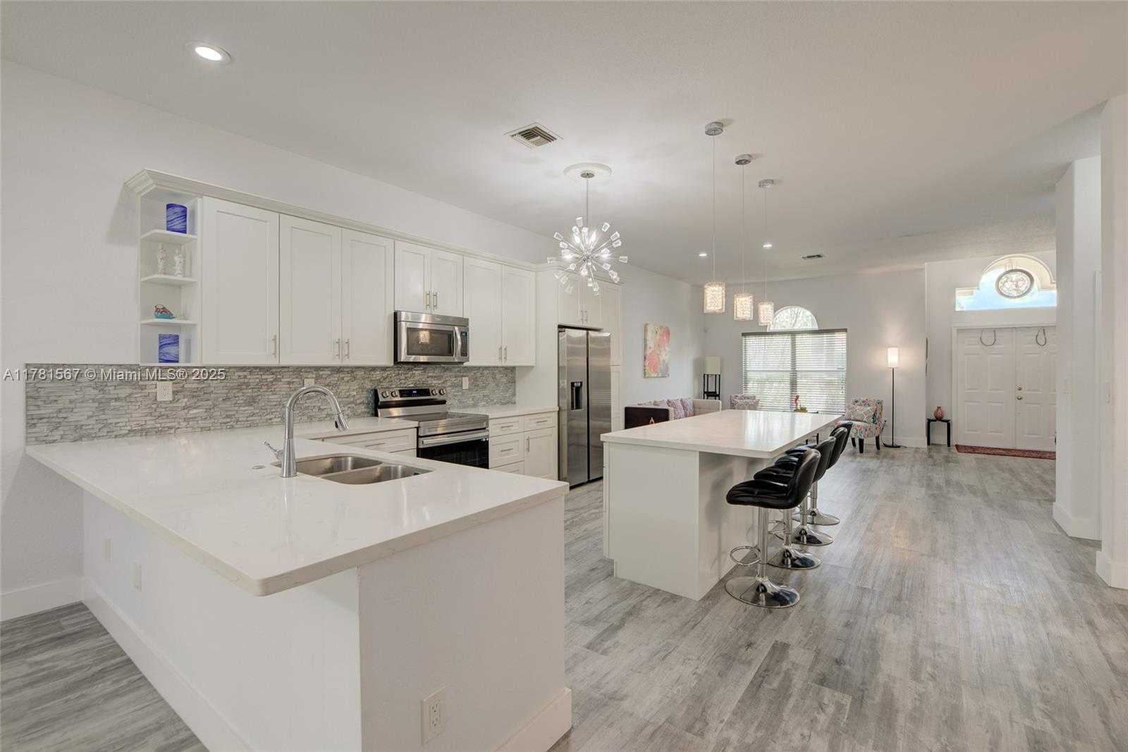 Small Image of 1490 SOUTH WEST 159TH AVE, Pembroke Pines Number 5