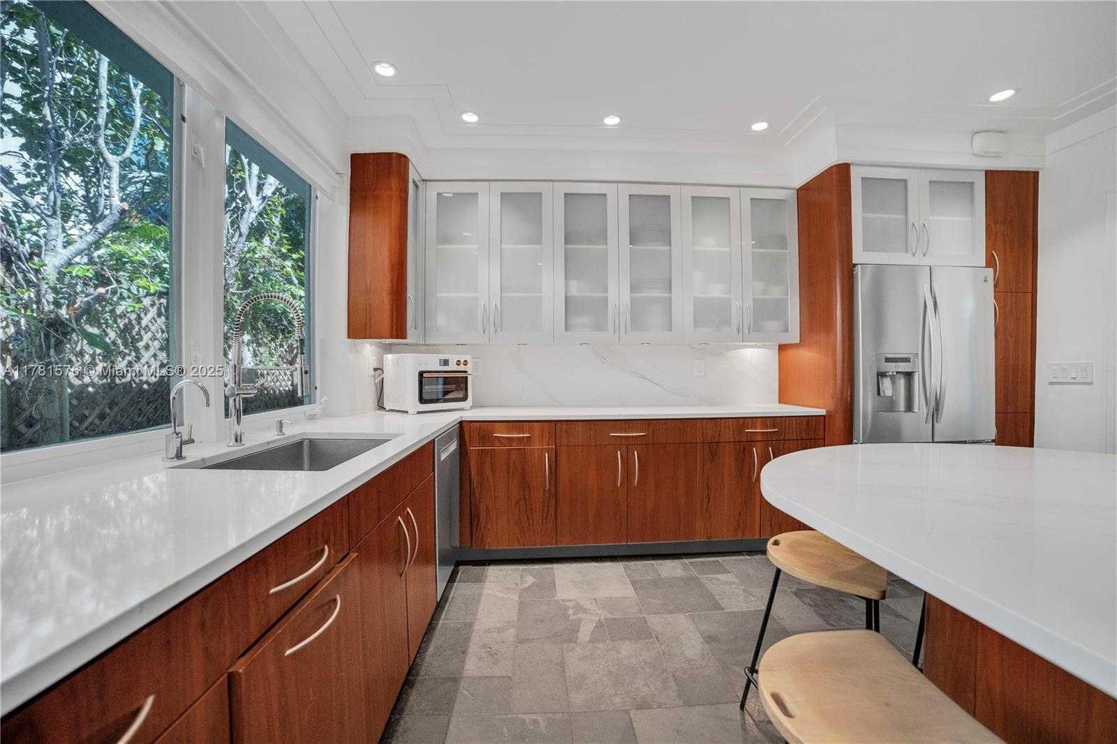Small Image of 4271 ALTON RD, Miami Beach Number 21