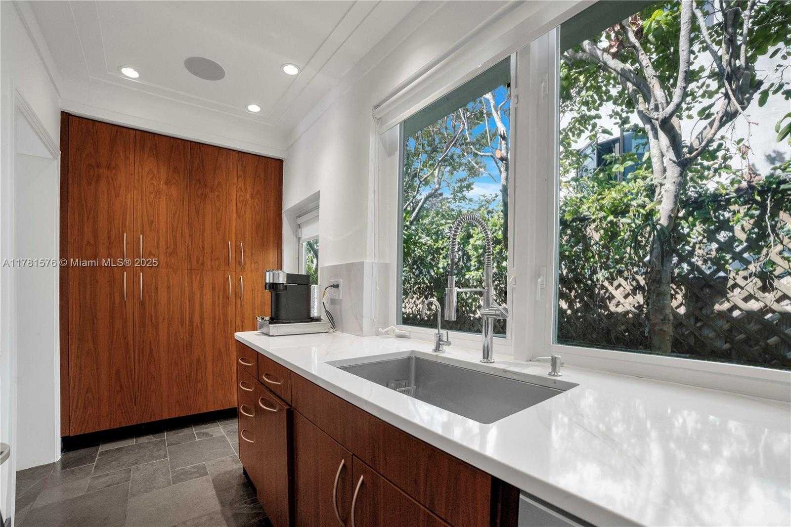 Small Image of 4271 ALTON RD, Miami Beach Number 22