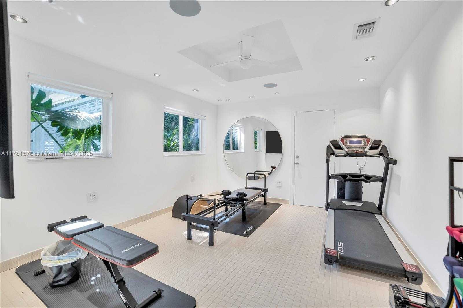Small Image of 4271 ALTON RD, Miami Beach Number 41