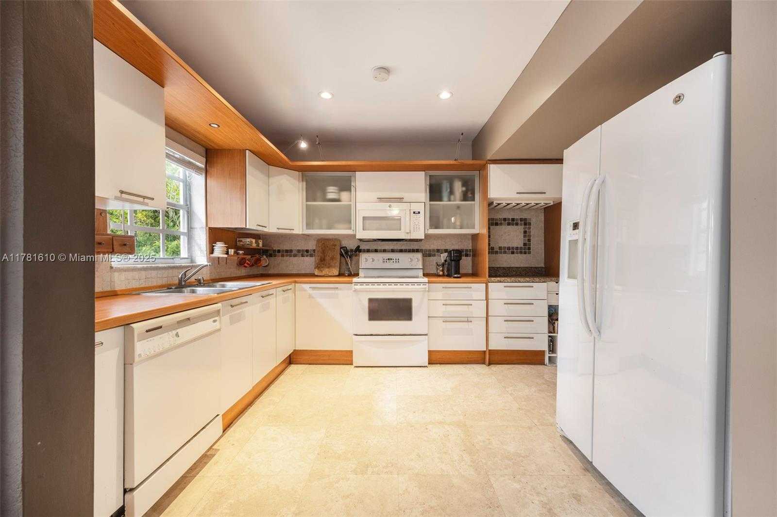 Small Image of 5490 SOUTH WEST 57TH AVE, Miami Number 11