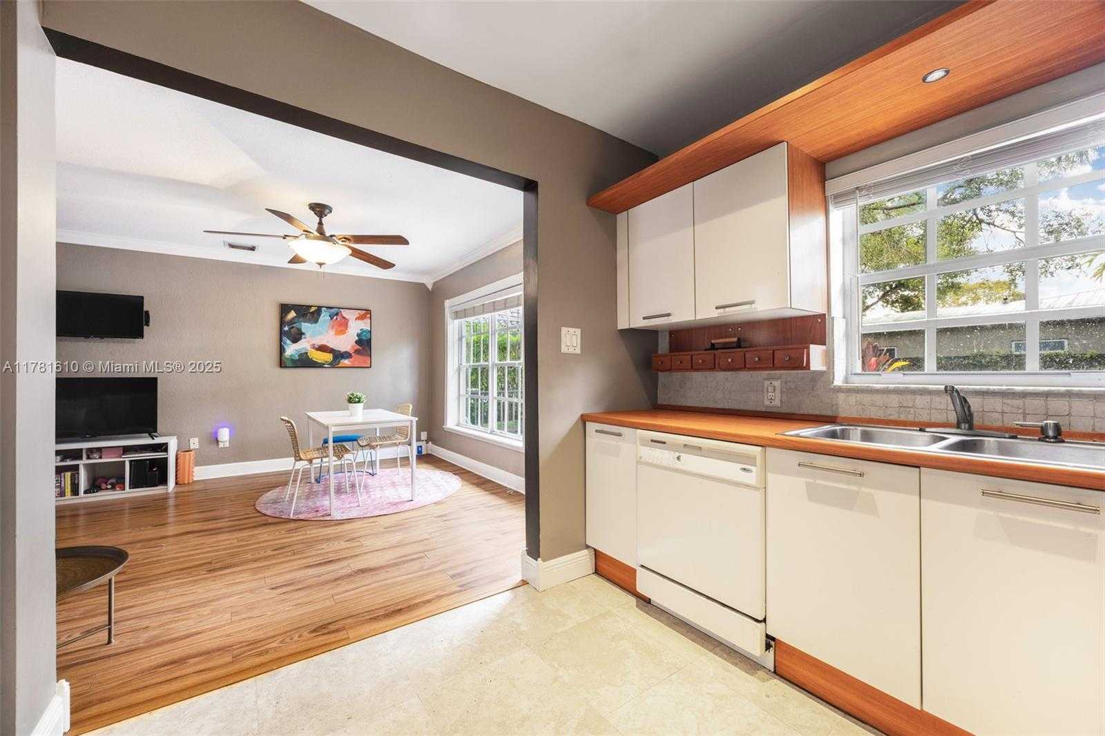 Small Image of 5490 SOUTH WEST 57TH AVE, Miami Number 12