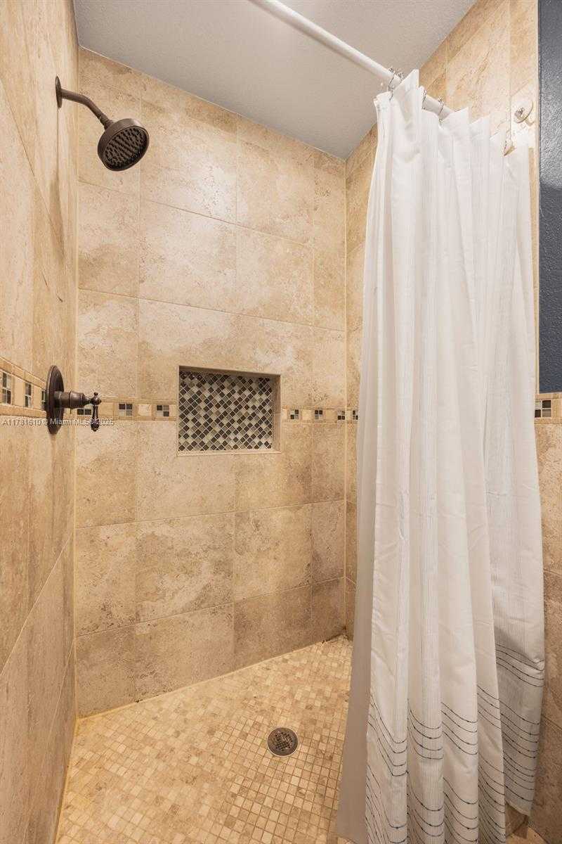 Small Image of 5490 SOUTH WEST 57TH AVE, Miami Number 17