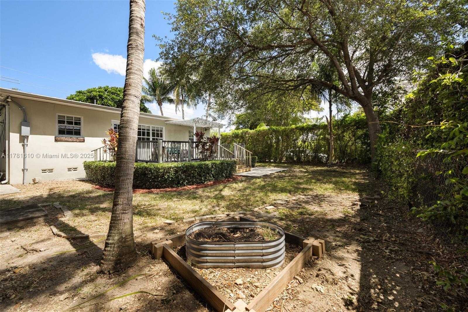 Small Image of 5490 SOUTH WEST 57TH AVE, Miami Number 21