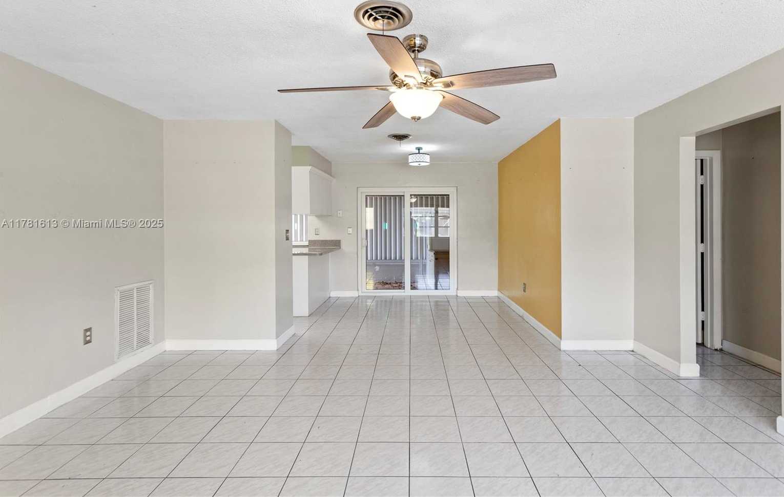Small Image of 7525 GARFIELD ST, Hollywood Number 10