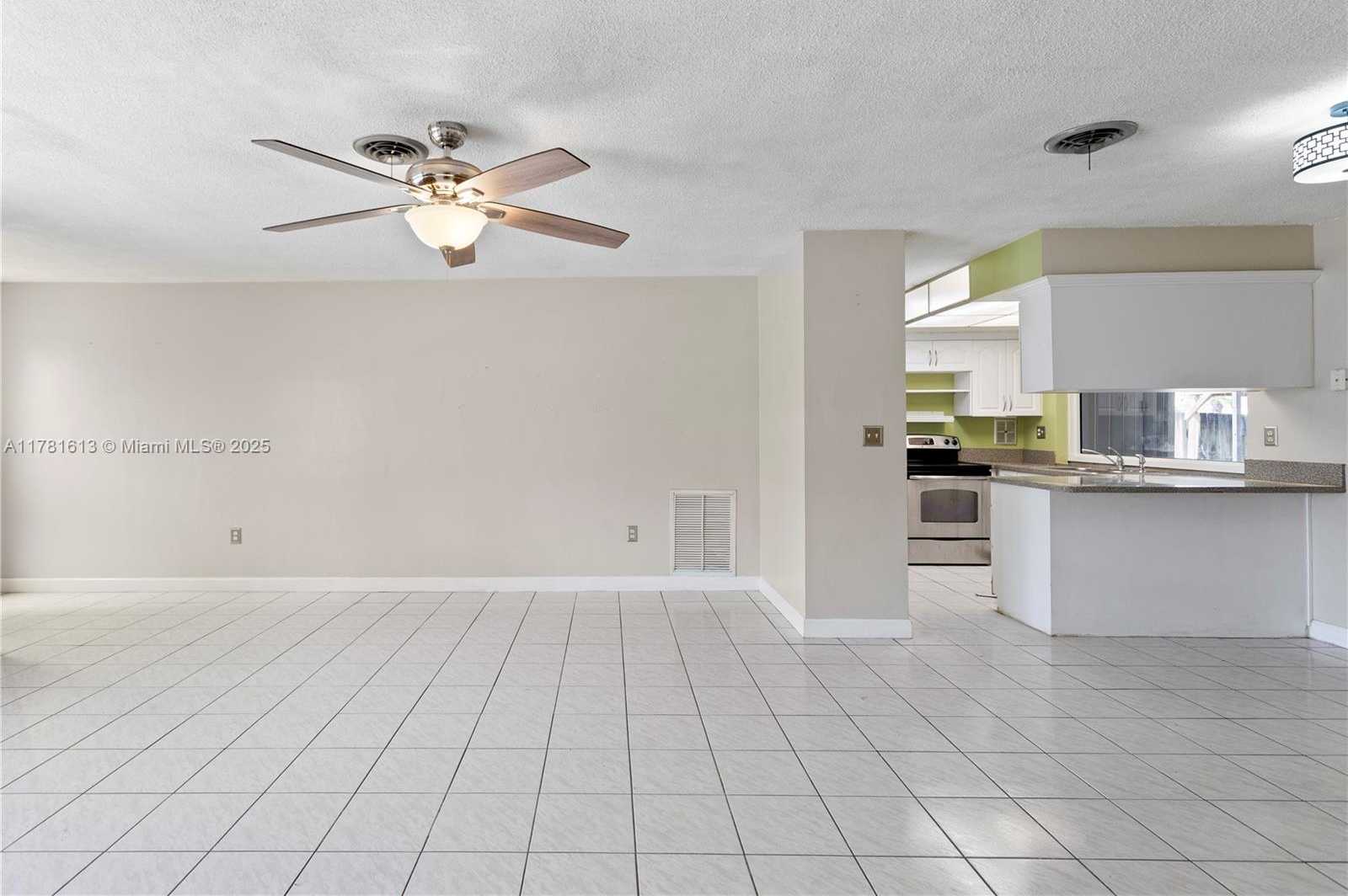 Small Image of 7525 GARFIELD ST, Hollywood Number 18
