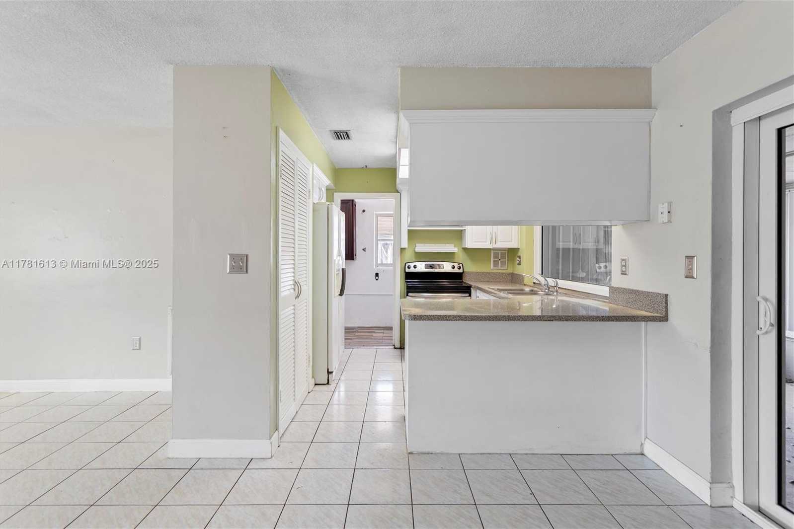 Small Image of 7525 GARFIELD ST, Hollywood Number 19