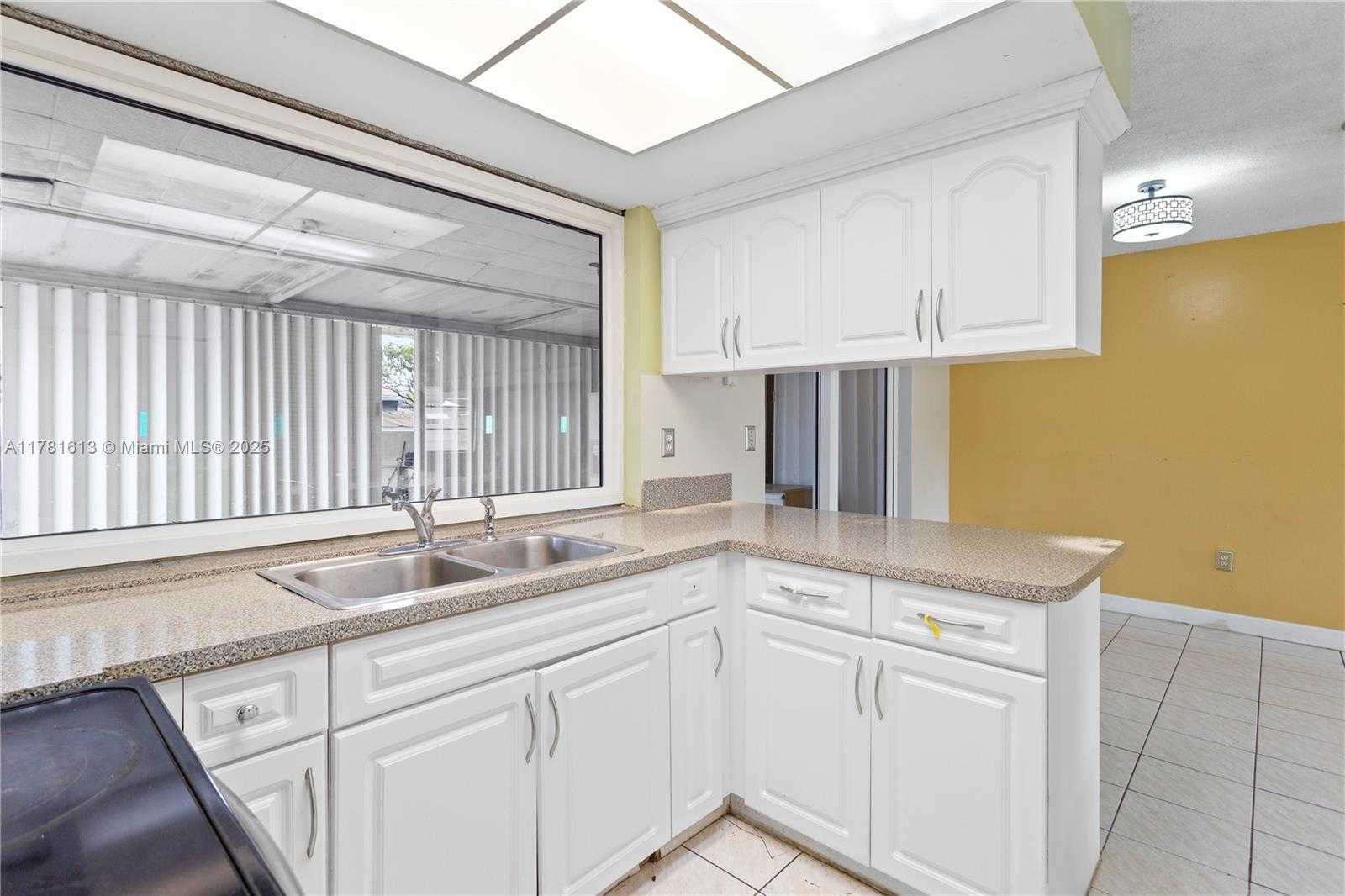 Small Image of 7525 GARFIELD ST, Hollywood Number 23