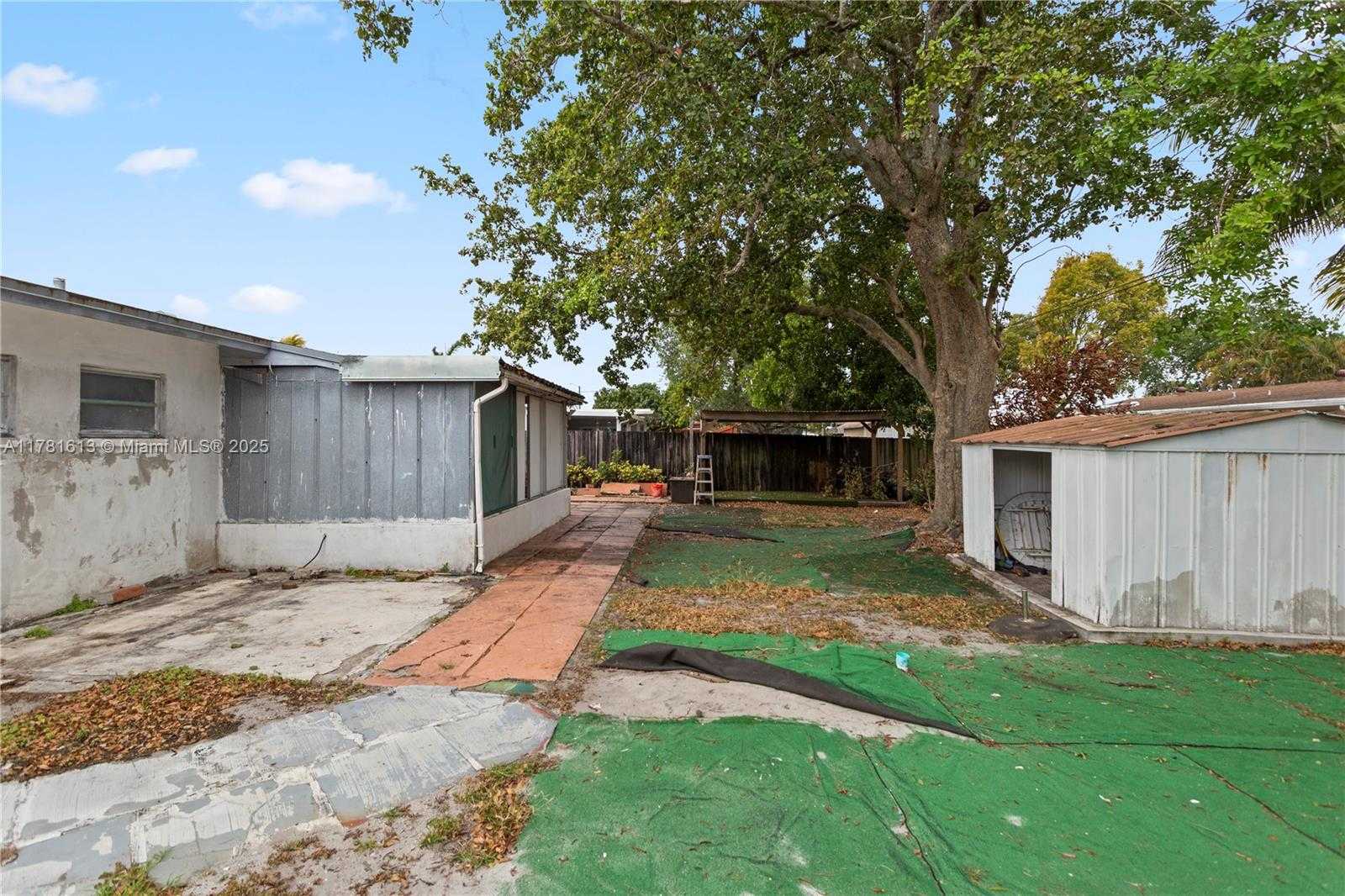 Small Image of 7525 GARFIELD ST, Hollywood Number 30