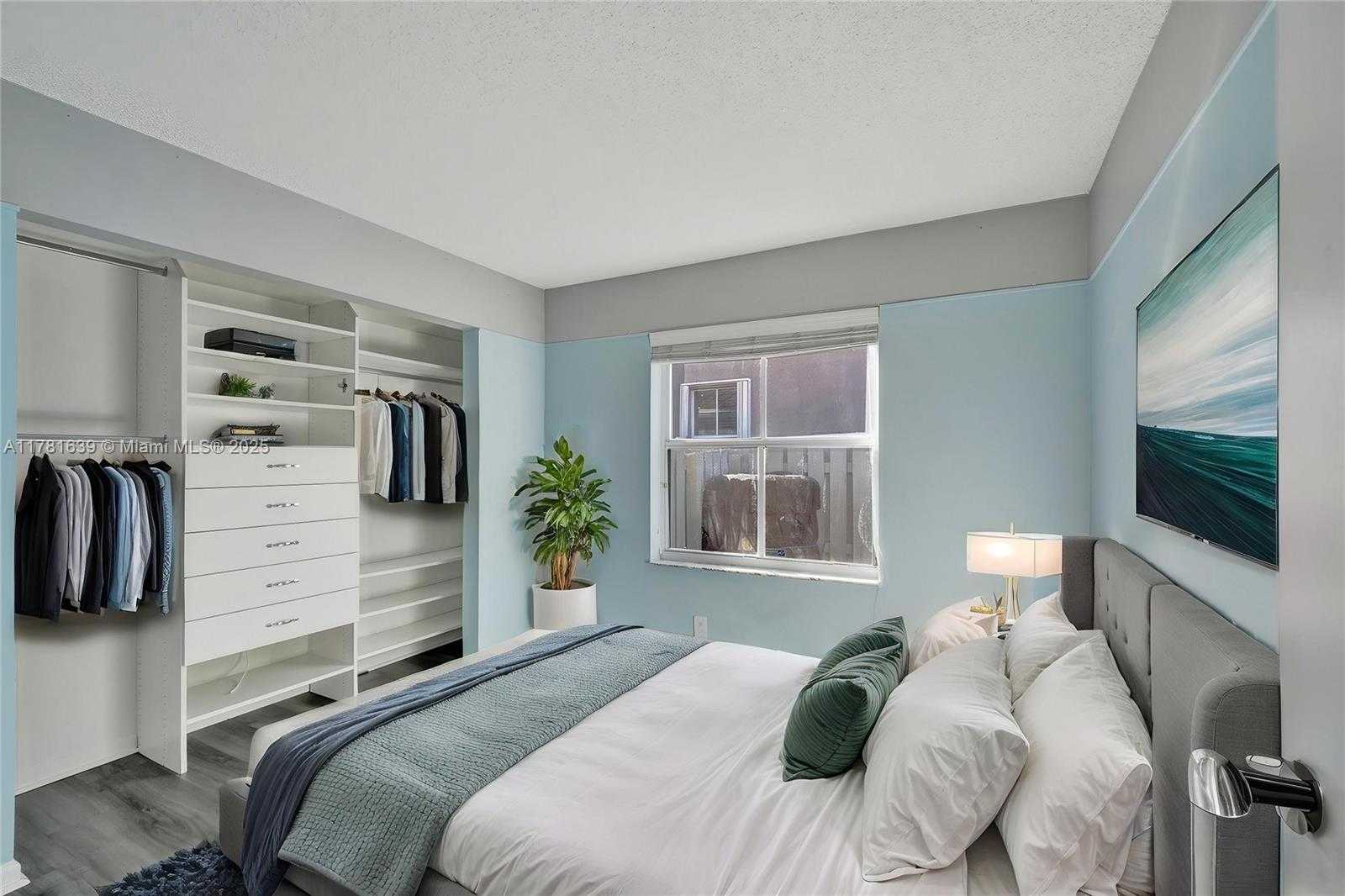 Small Image of 811 CHIMNEY ROCK RD, Weston Number 19