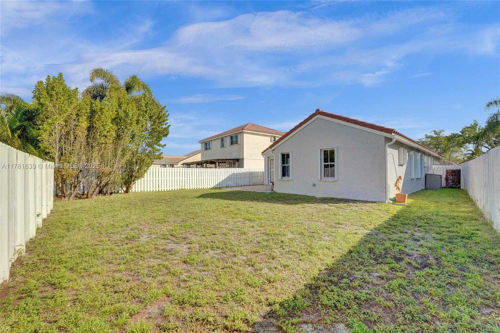 Small Image of 811 CHIMNEY ROCK RD, Weston Number 29