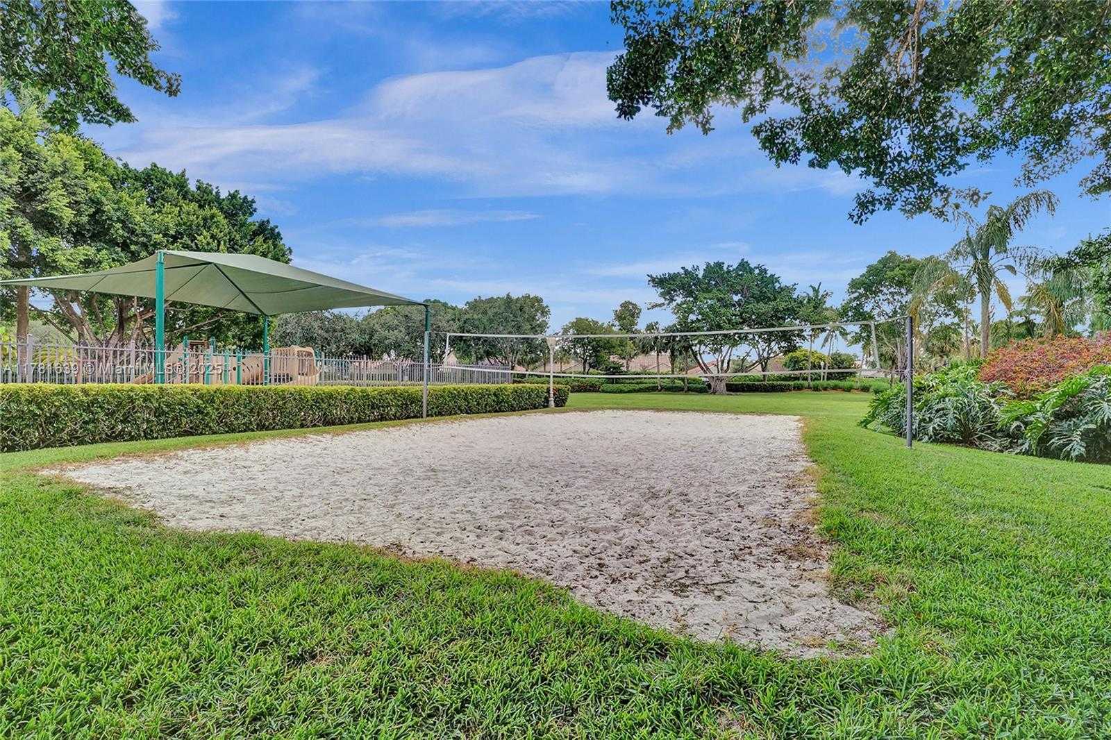Small Image of 811 CHIMNEY ROCK RD, Weston Number 34