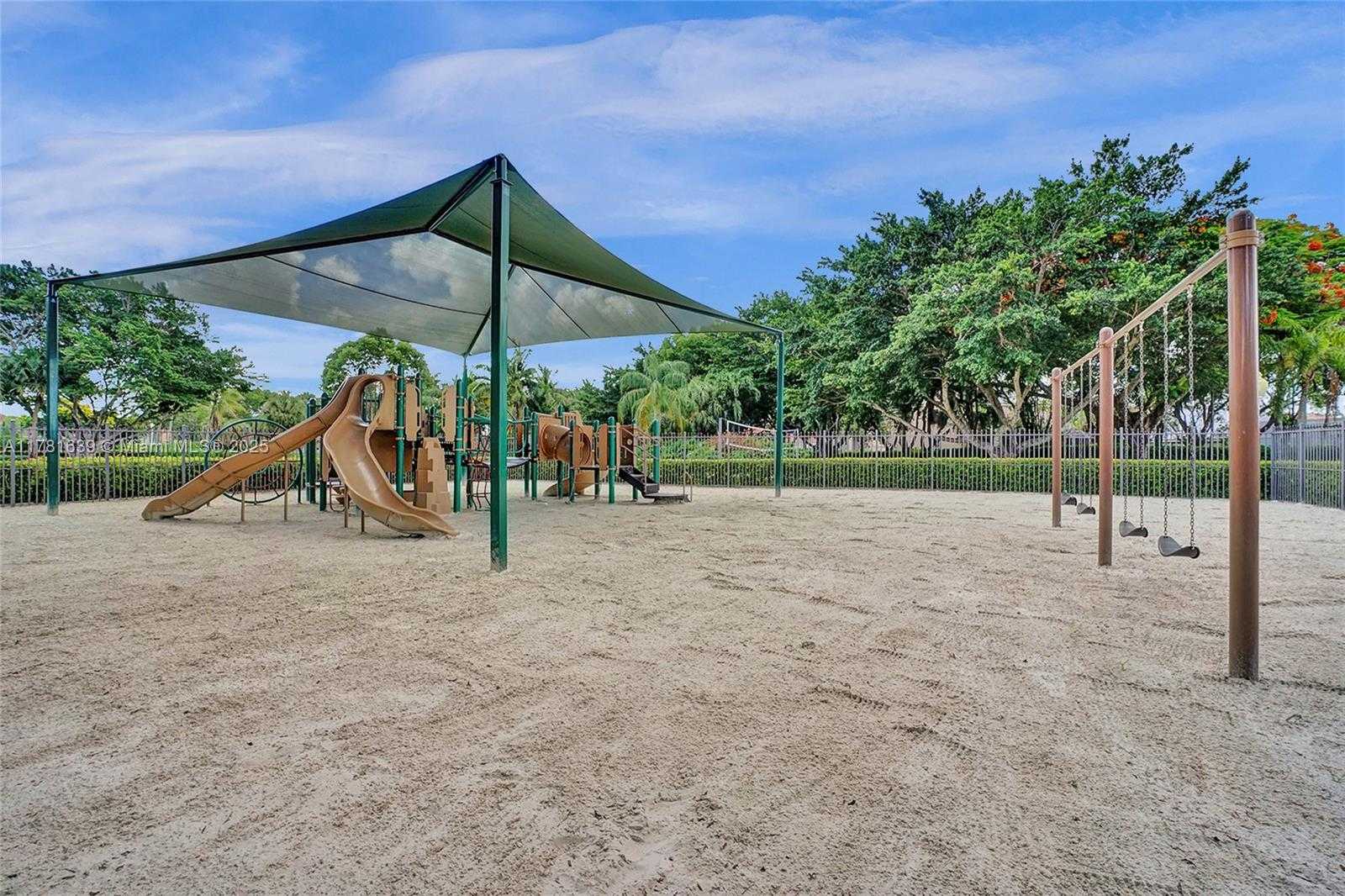 Small Image of 811 CHIMNEY ROCK RD, Weston Number 35