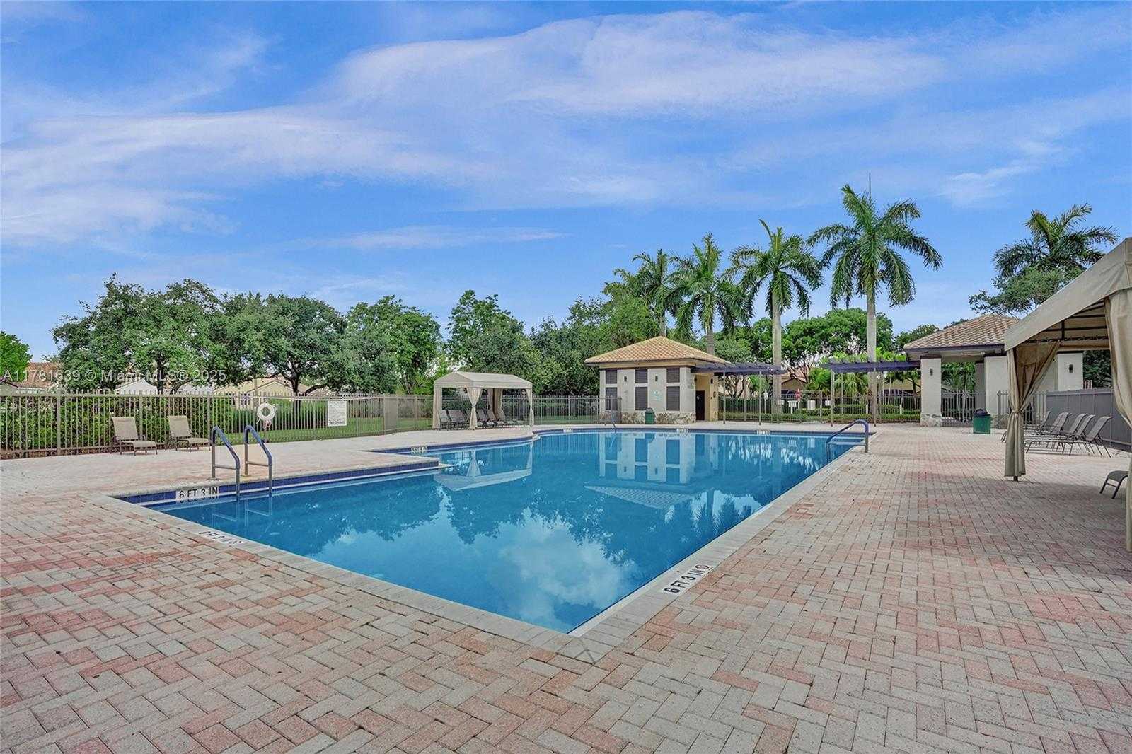 Small Image of 811 CHIMNEY ROCK RD, Weston Number 36