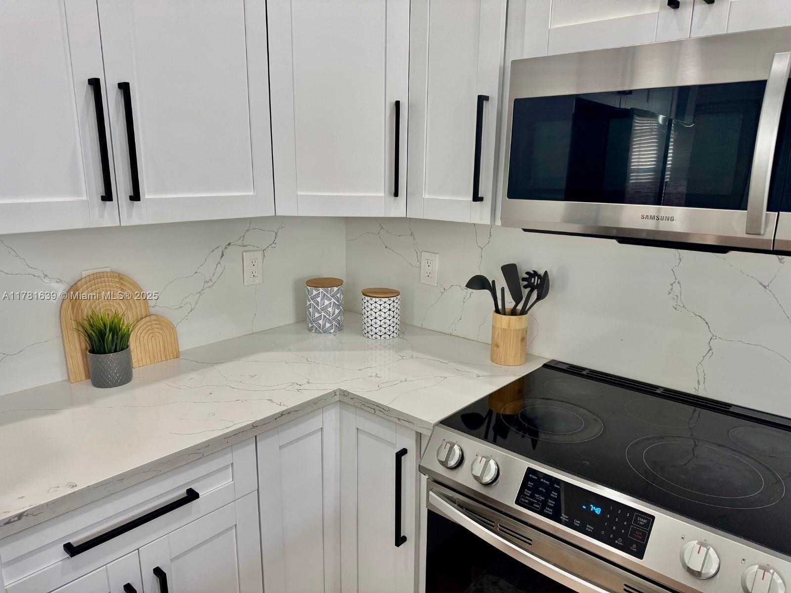 Small Image of 811 CHIMNEY ROCK RD, Weston Number 6