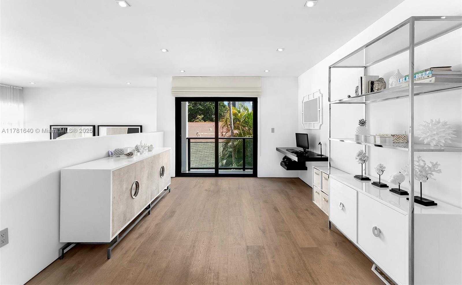 Small Image of 2031 SOUTH MIAMI AVE, Miami Number 12