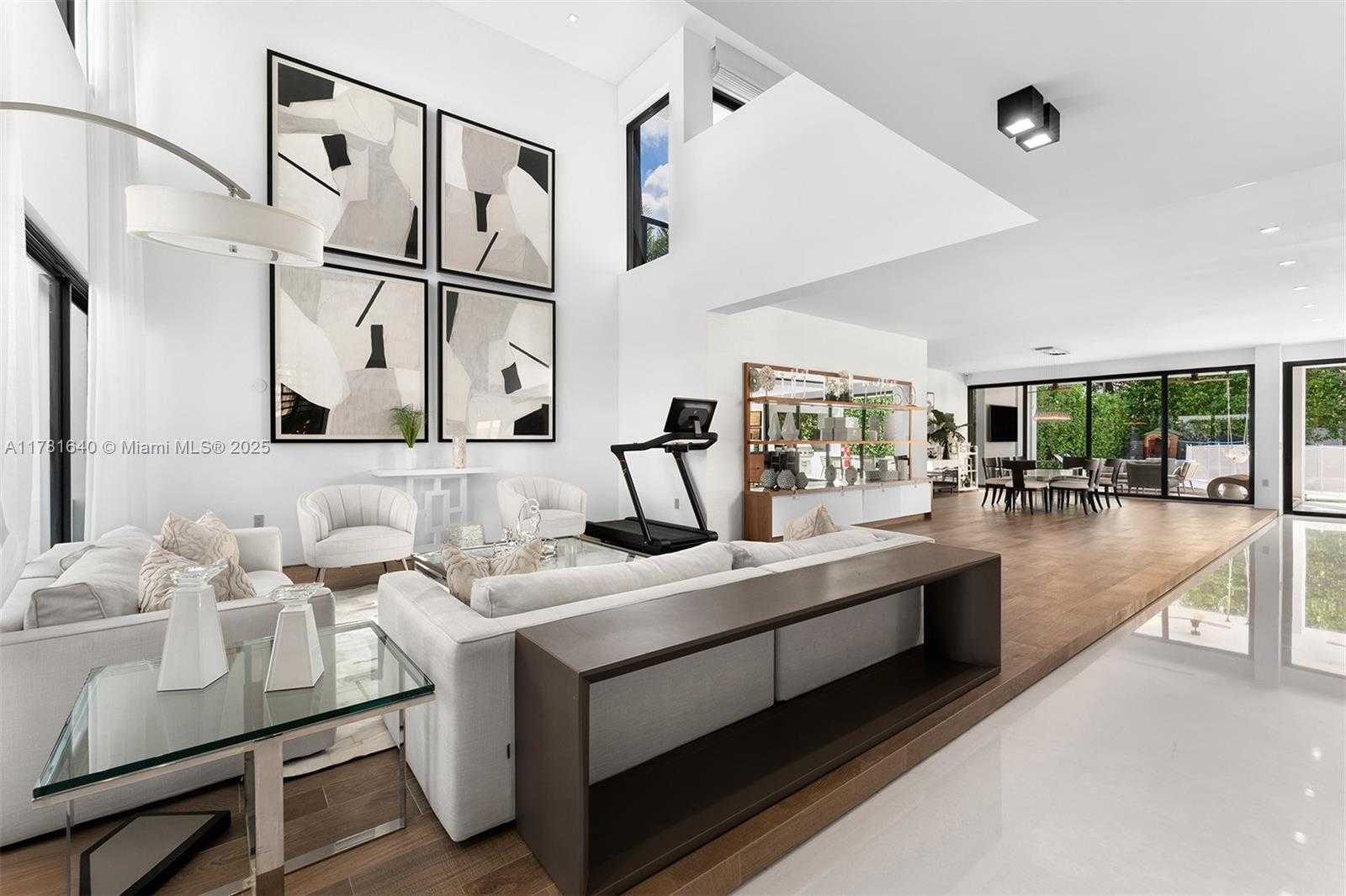 Small Image of 2031 SOUTH MIAMI AVE, Miami Number 4