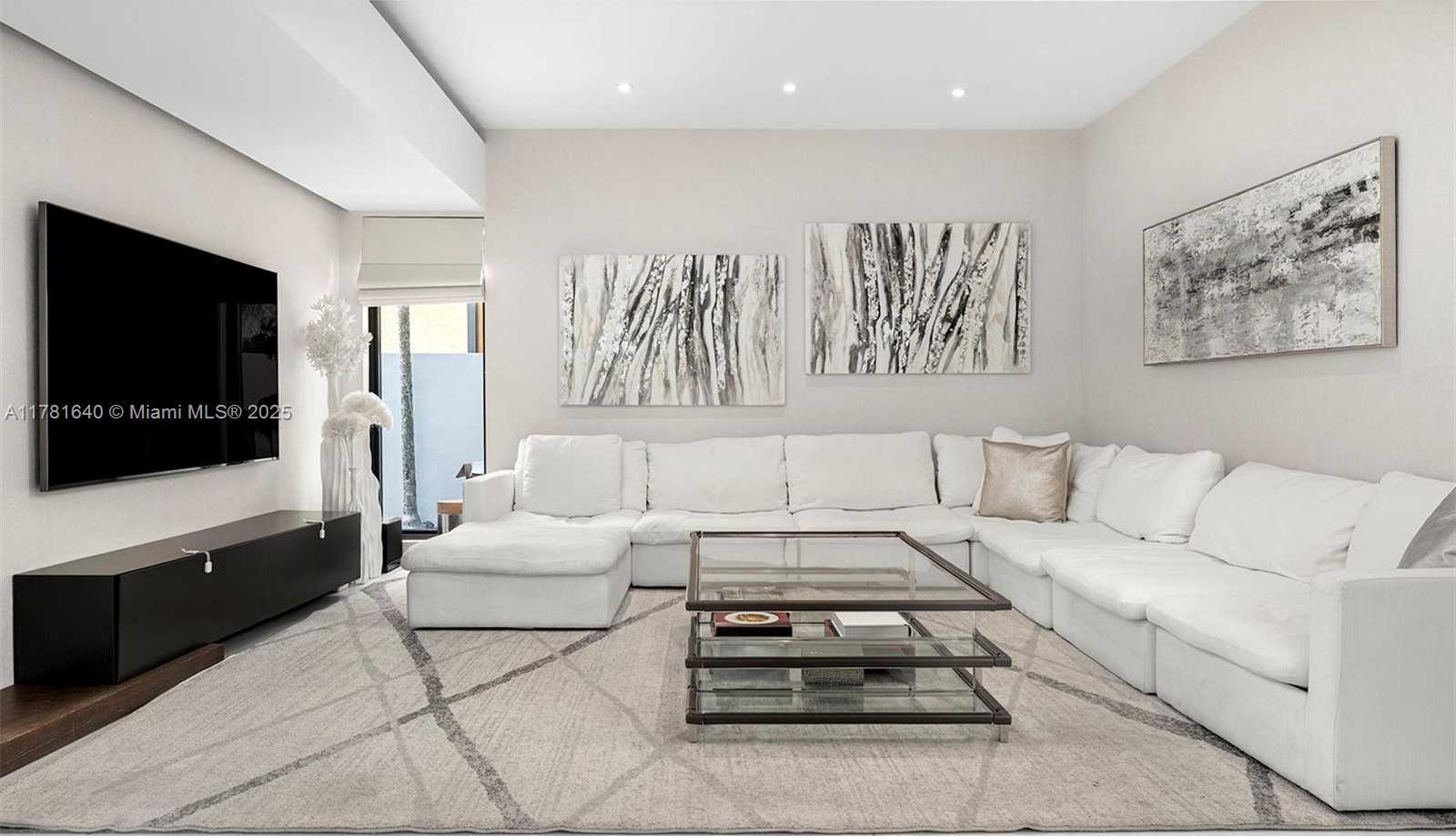 Small Image of 2031 SOUTH MIAMI AVE, Miami Number 7