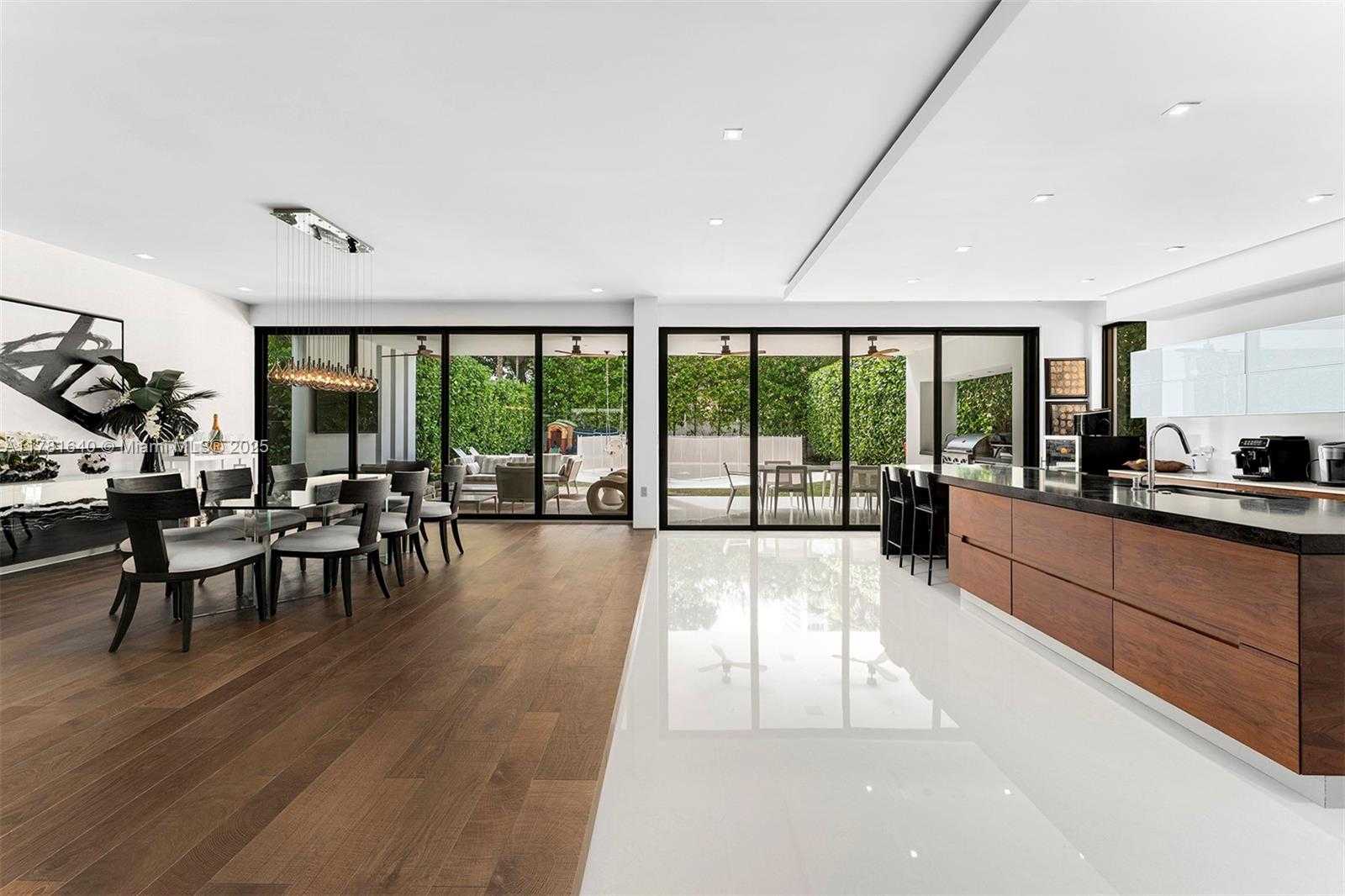 Small Image of 2031 SOUTH MIAMI AVE, Miami Number 9