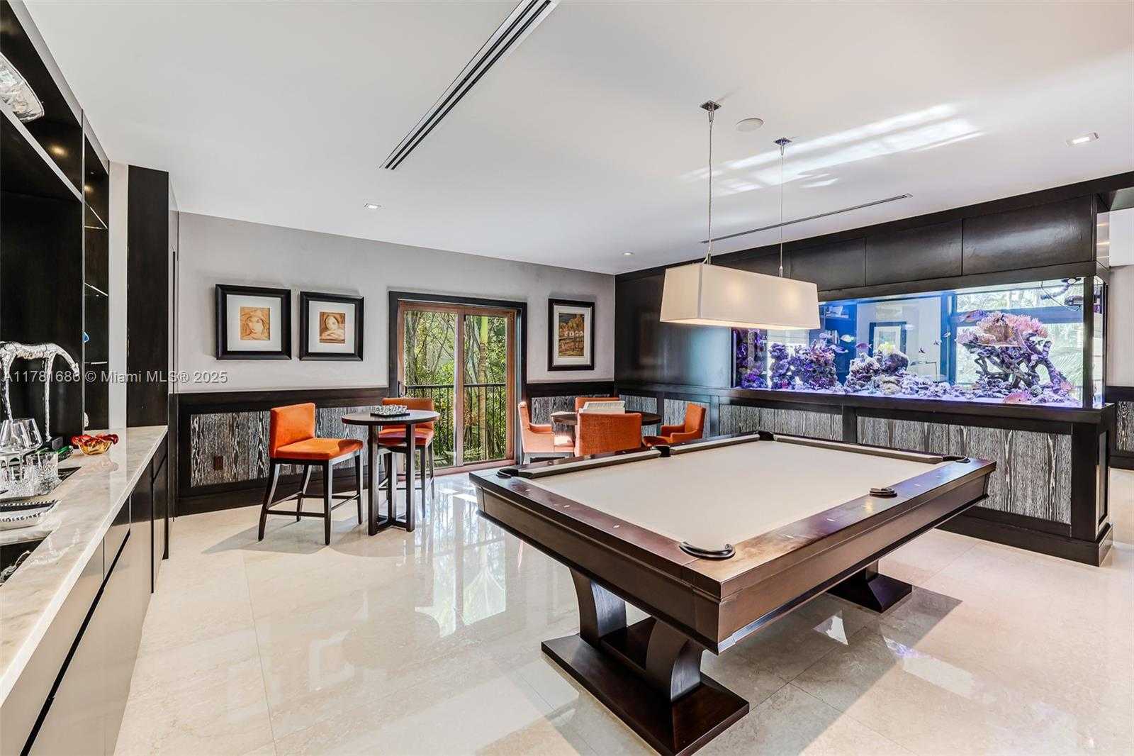 Small Image of 555 ARVIDA PKWY, Coral Gables Number 13