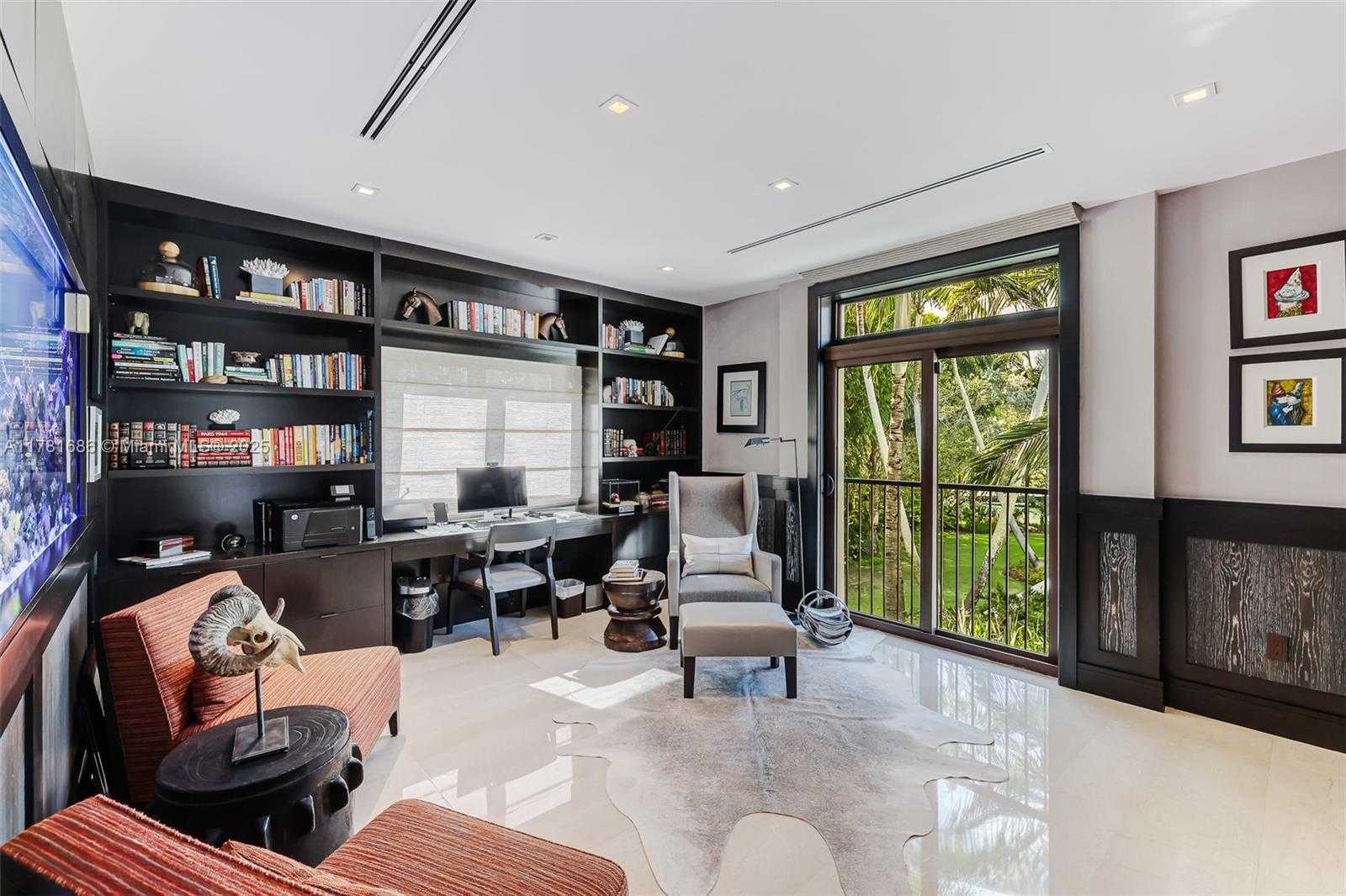 Small Image of 555 ARVIDA PKWY, Coral Gables Number 14