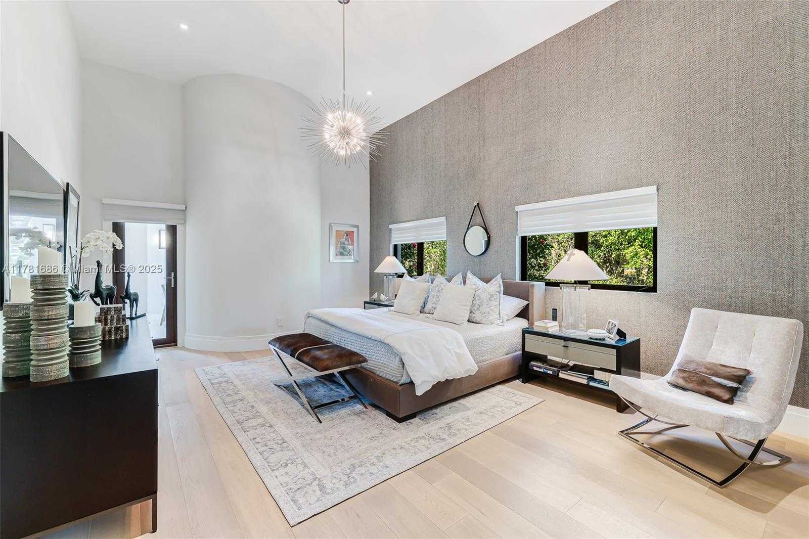 Small Image of 555 ARVIDA PKWY, Coral Gables Number 15